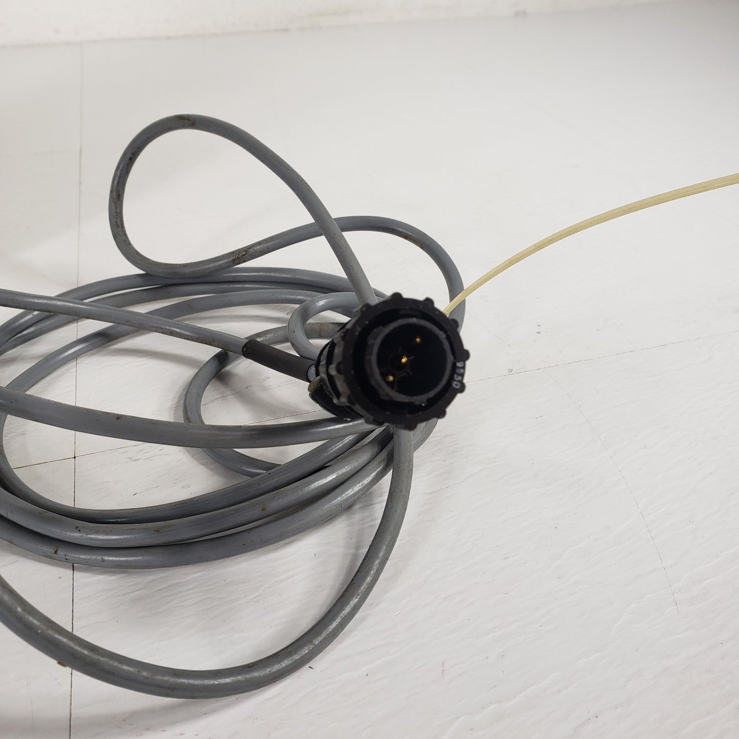 TESTED to E-6 Pfeiffer TMU-065 Turbomolecular Pump Ultra High Vacuum w/ TCP-015