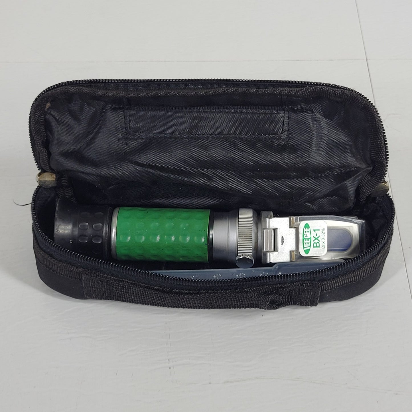 VEE GEE BX-1 0-32% Brix Handheld Refractometer Kit Case Syringe 43001