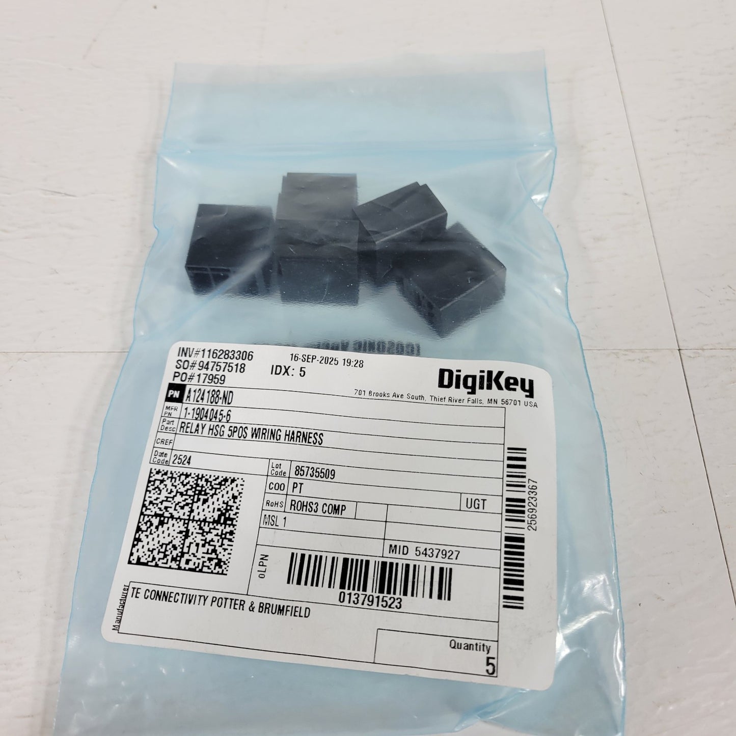 5x TE 1-1904045-6 Micro ISO Relay Socket Housing 5-Pin Black A124188-ND