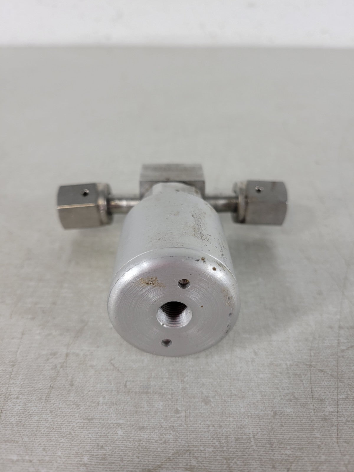 Swagelok Nupro 6LV-DAFR4-P-C 1/4" VCR Ultra High Purity Pneumatic Bellows Valve