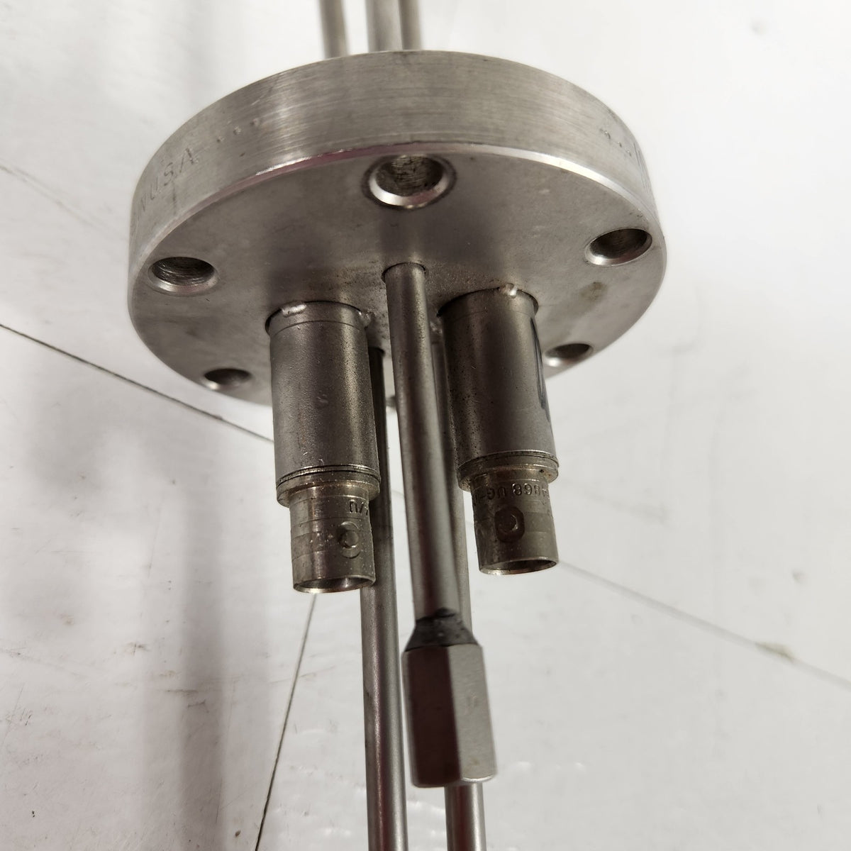 INFICON 750-683-G1 DN35CF 2.75" CF QCM Feedthrough BNC 4x 3/16" Film Deposition