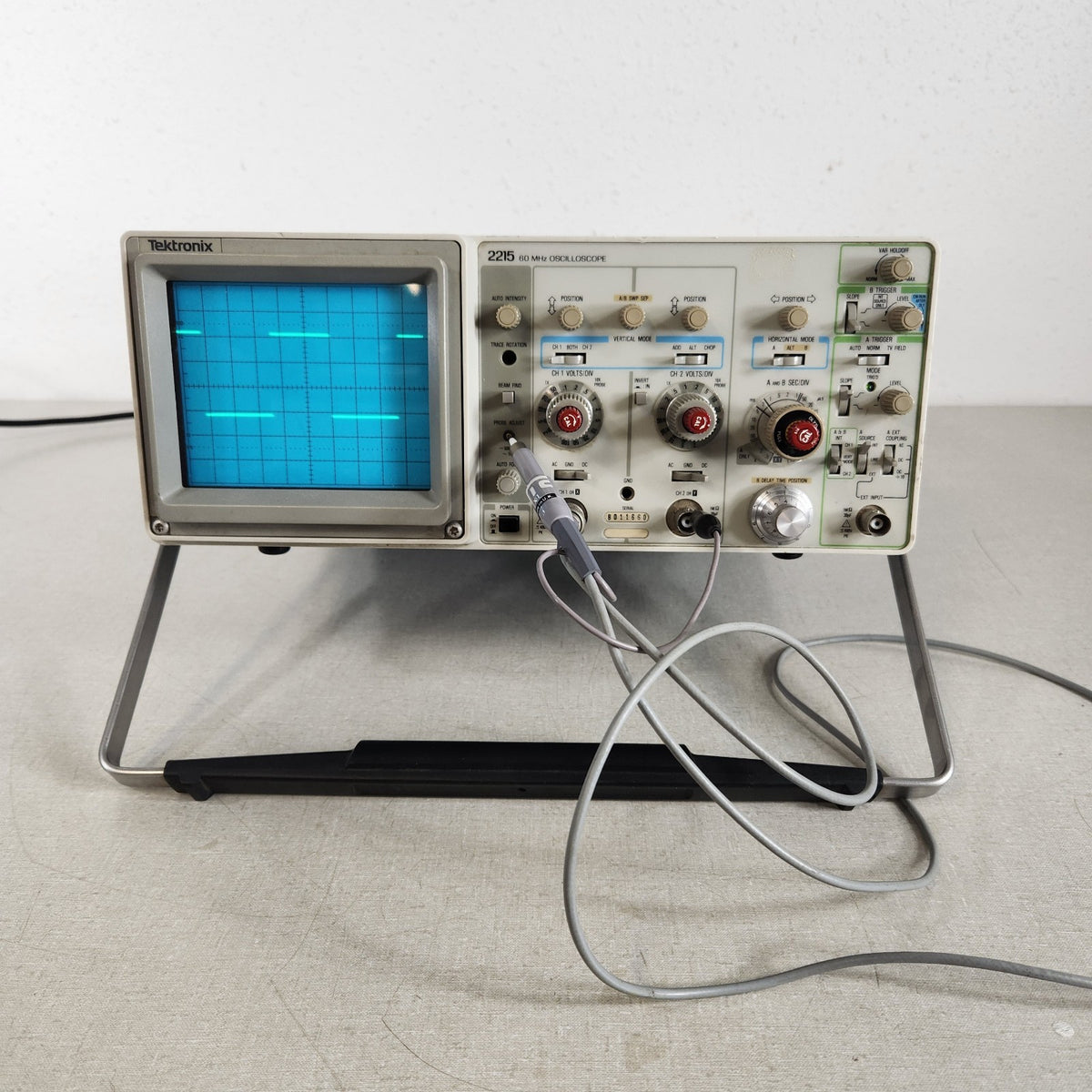 Tektronix 2215 60MHz Dual Channel Analog CRT Oscilloscope TESTED WORKING