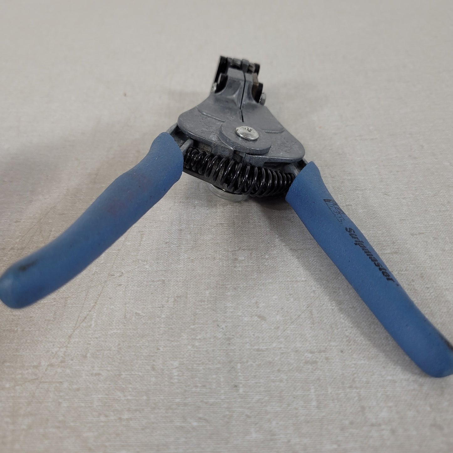 Ideal Industries Stripmaster L-4422 Wire Stripper 14-20 AWG Jaws Hand Tool
