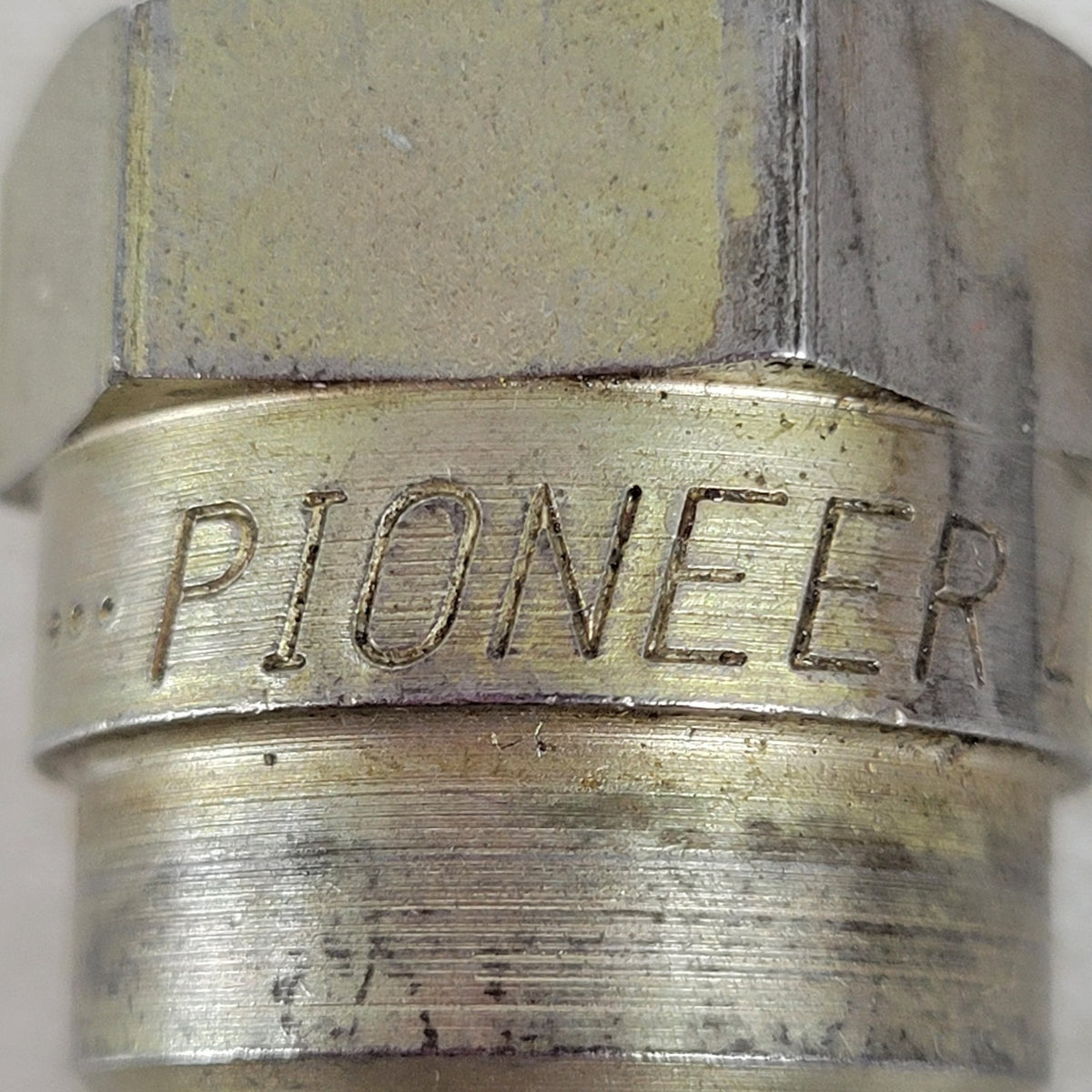 Pioneer 4010-3P 3/8" NPTF Male Hydraulic Quick Coupler Tip 3000 PSI