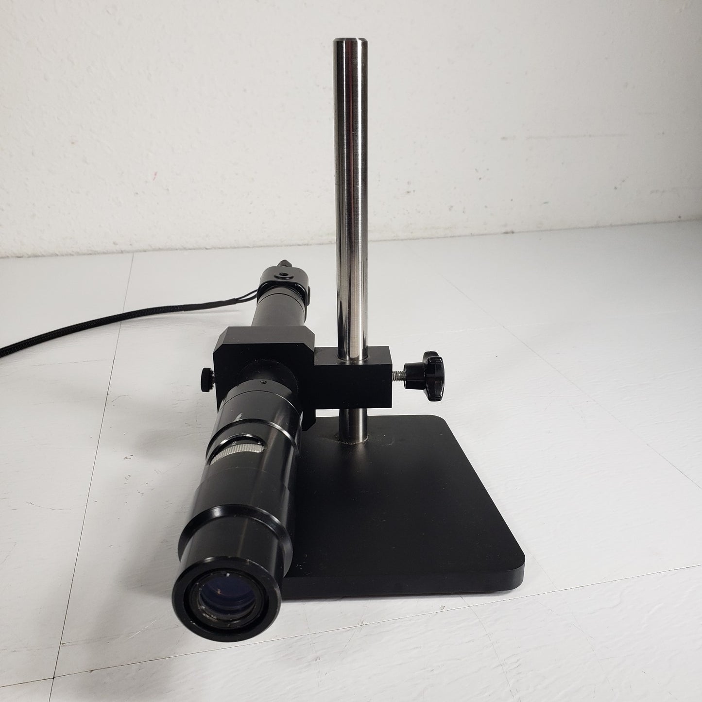 Watec WAT-902B CCD Camera w/ 0.7-4.5X VZM Zoom Lens Optical Microscope