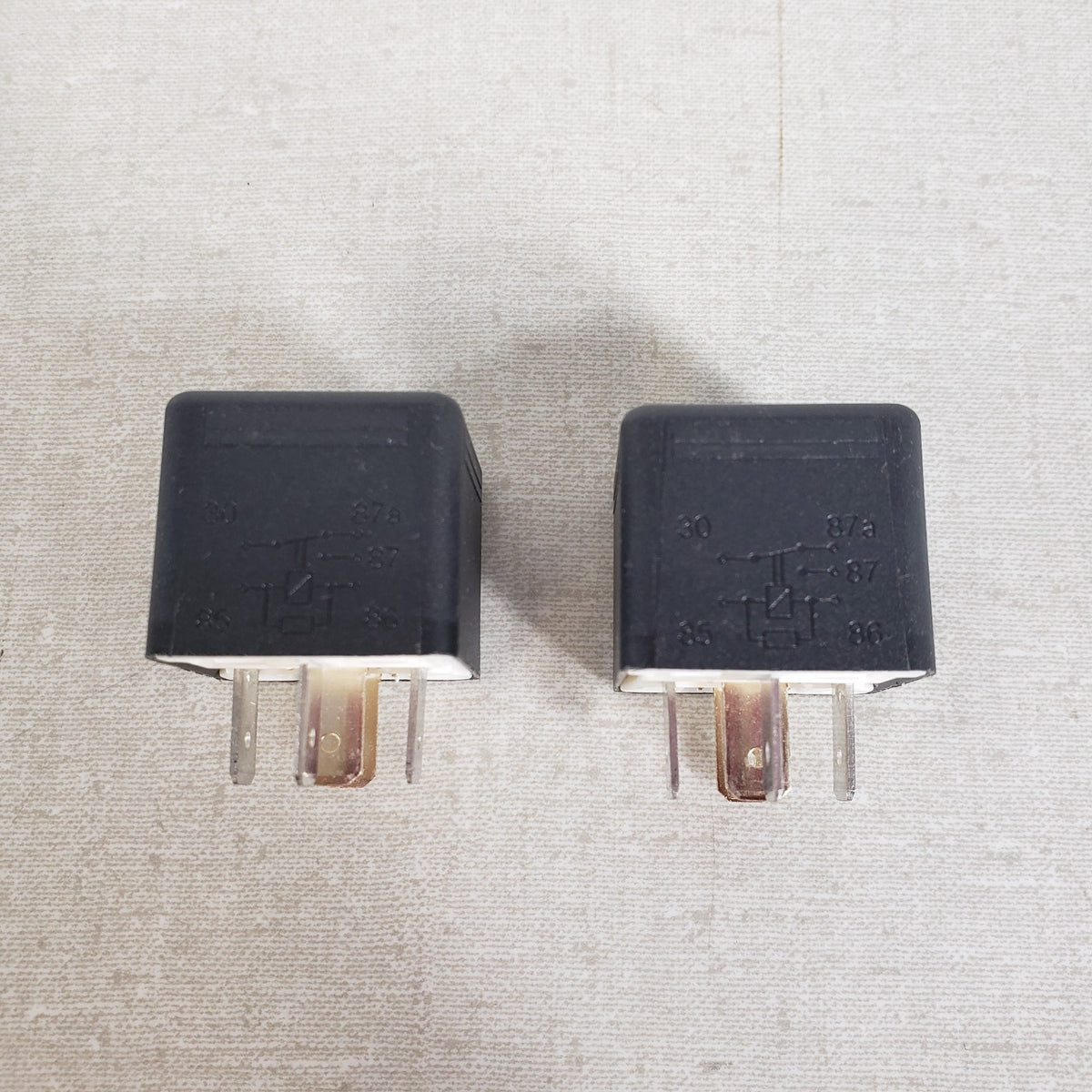 HELLA 14100455 960388-10 12V 5-Pin SPDT Automotive Relays Lot of 2