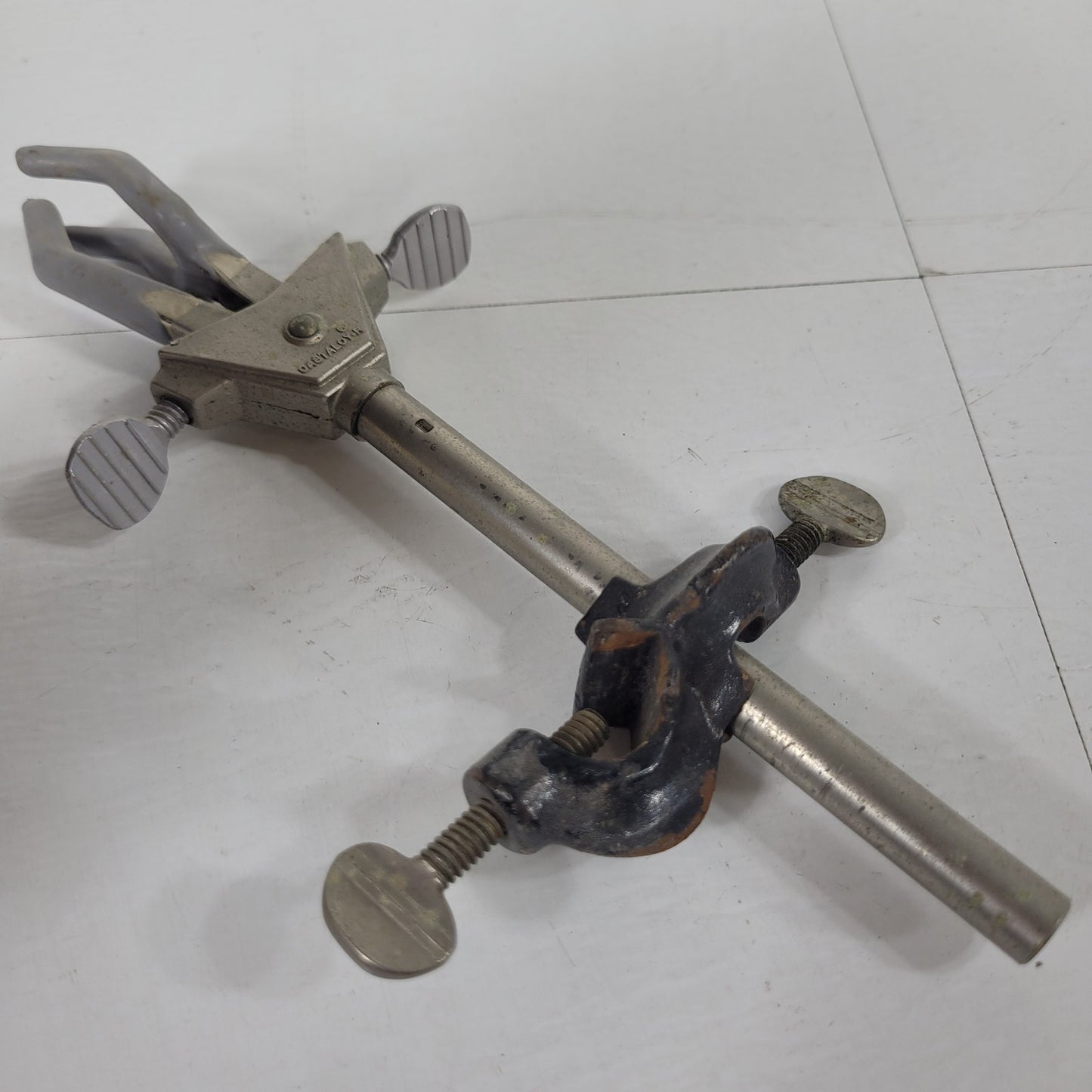 Lot of 2 Fisher Castaloy-R Adjustable 3-Prong Lab Clamps w/ Holders