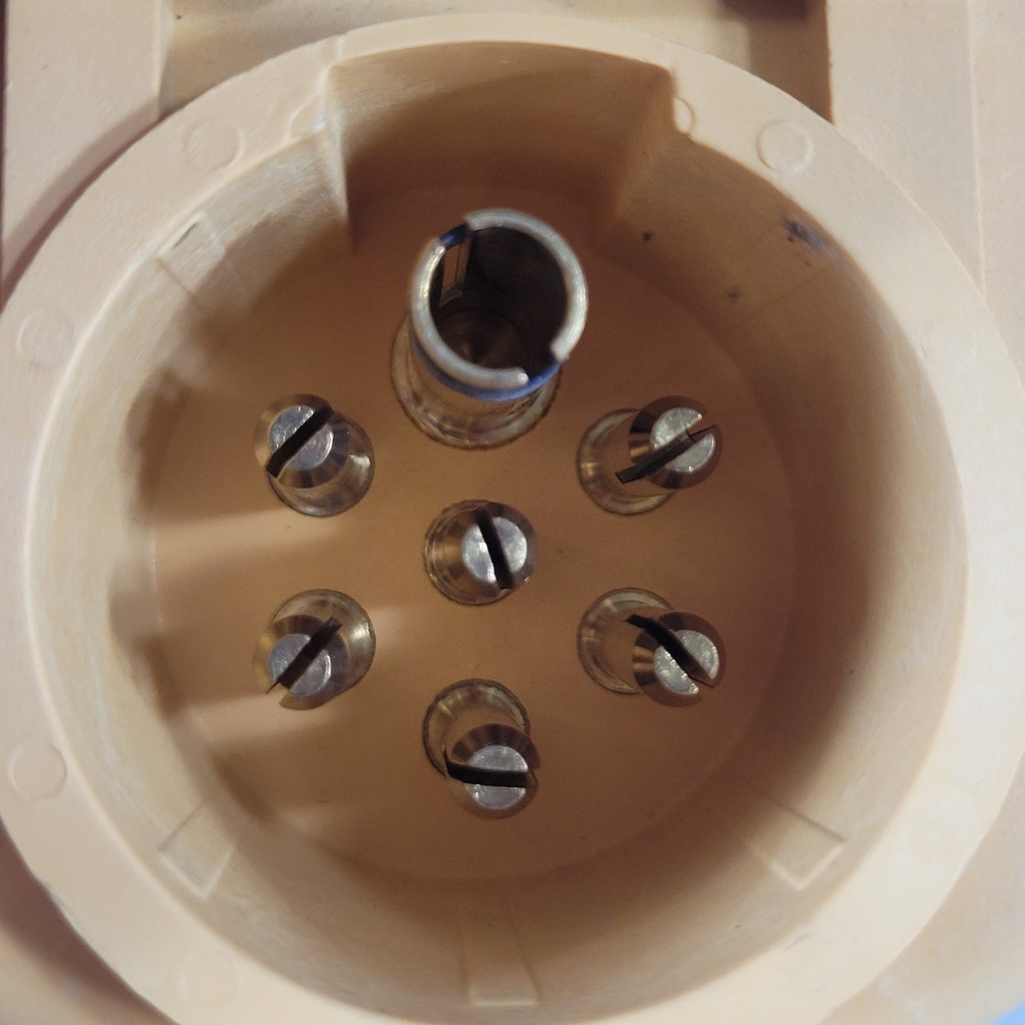 Phillips Industries ISO 3731 STA-DRY ABS 7-Pin Trailer Socket Circuit Breaker