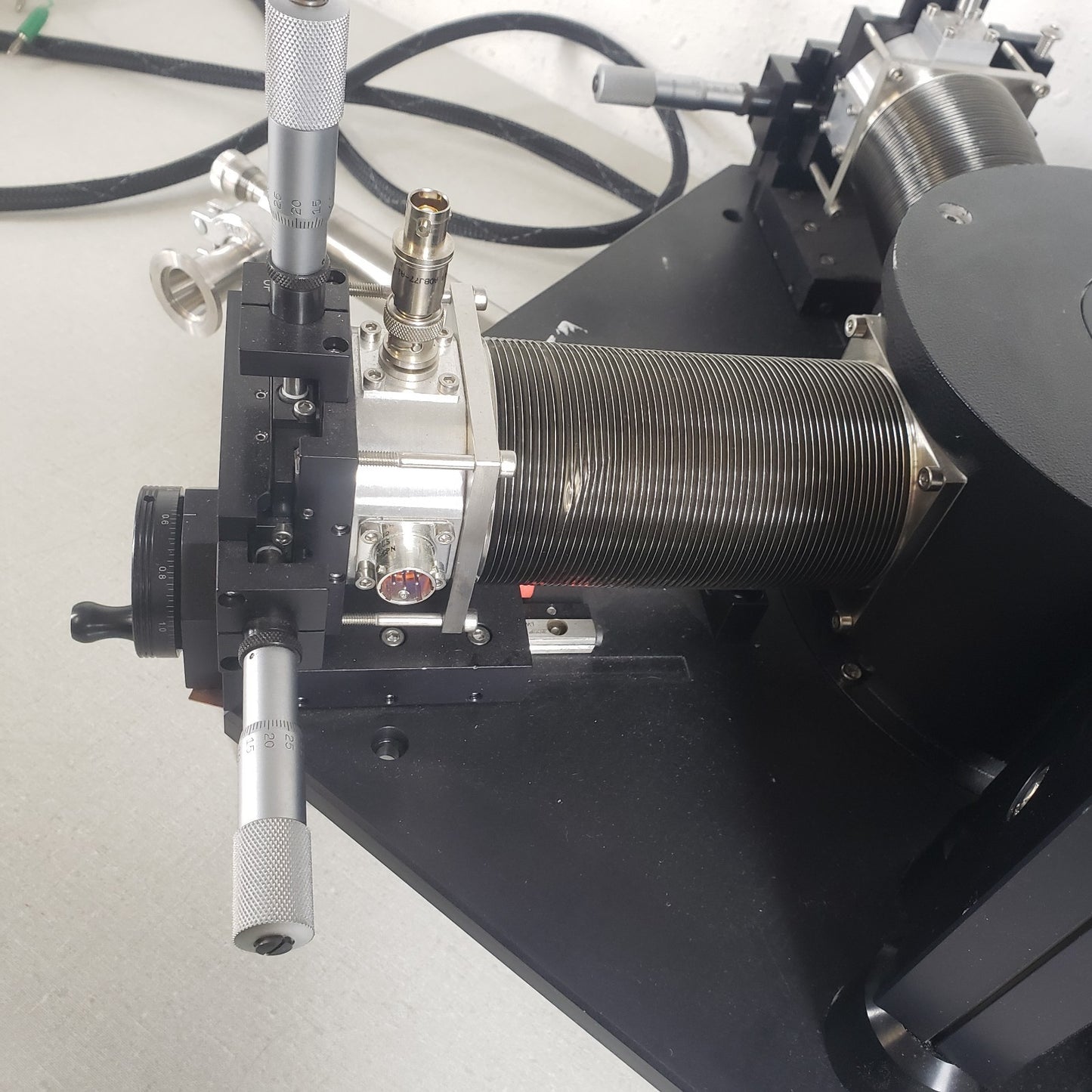 TESTED Lake Shore TTP4 Table Top 3-axis Cryogenic Probe Station 4.2-475K 0-67GHz