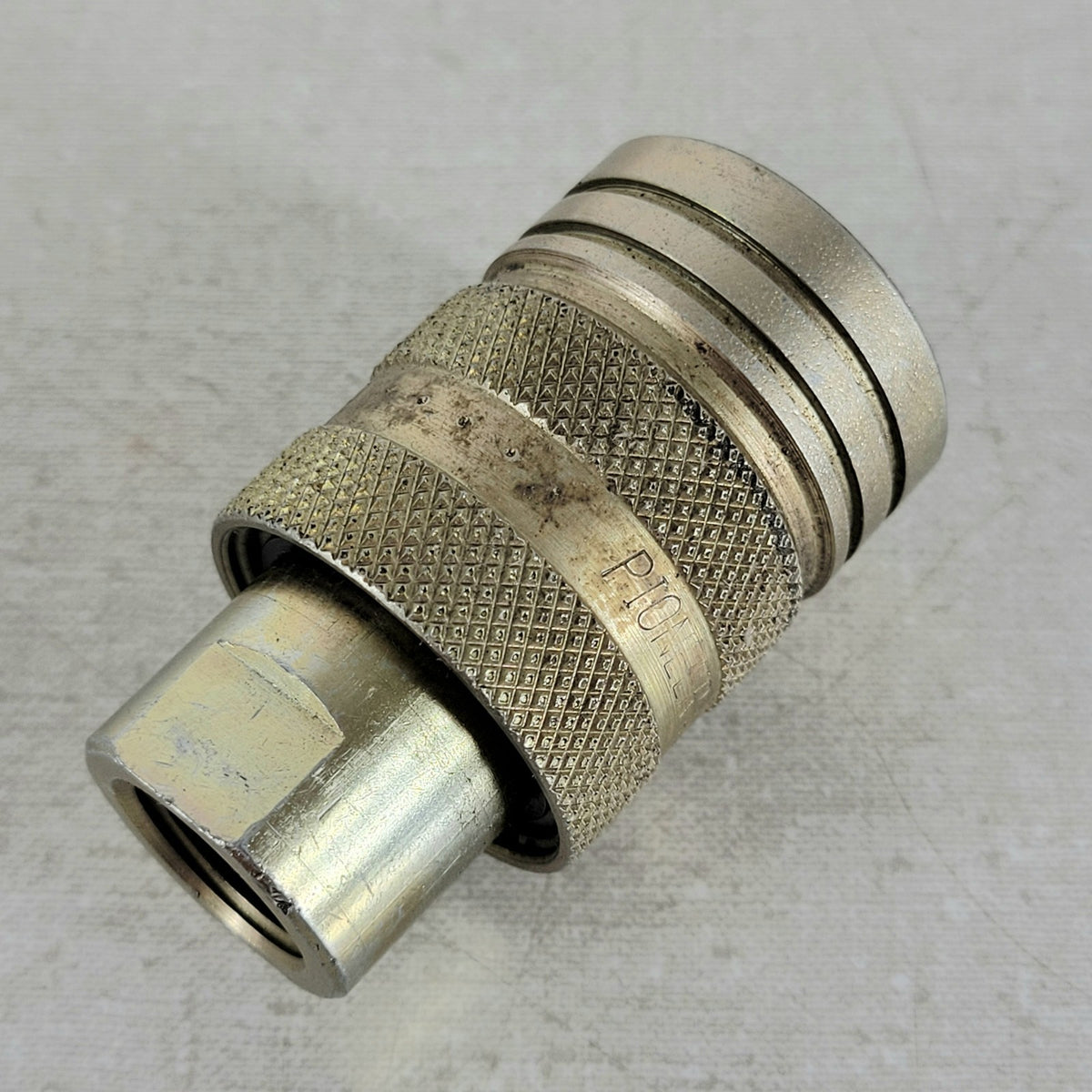 Pioneer 4250-4 1/2" NPTF Female Hydraulic Quick Coupler 3000 PSI
