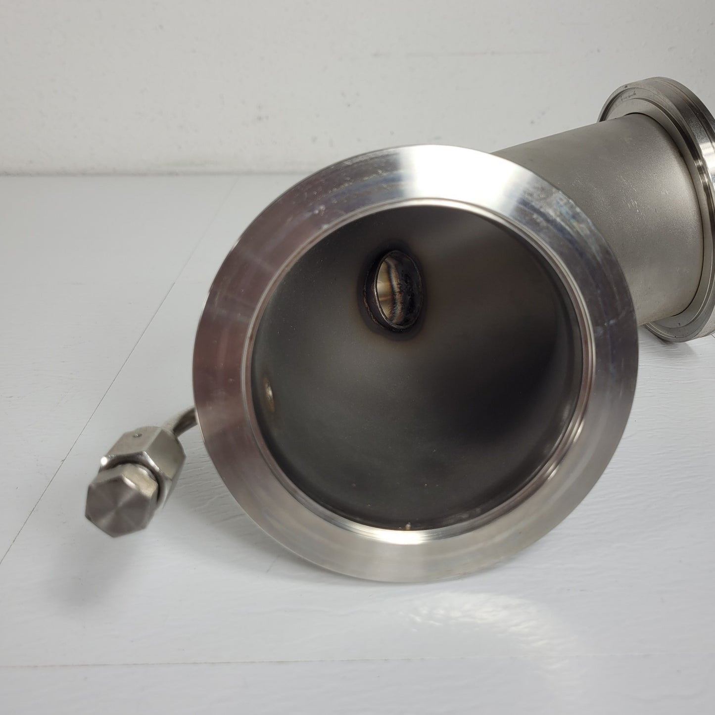 ISO-K100 to KF40 High Vacuum 90° Elbow Adapter Tee w/ 1/4" VCR Side Port
