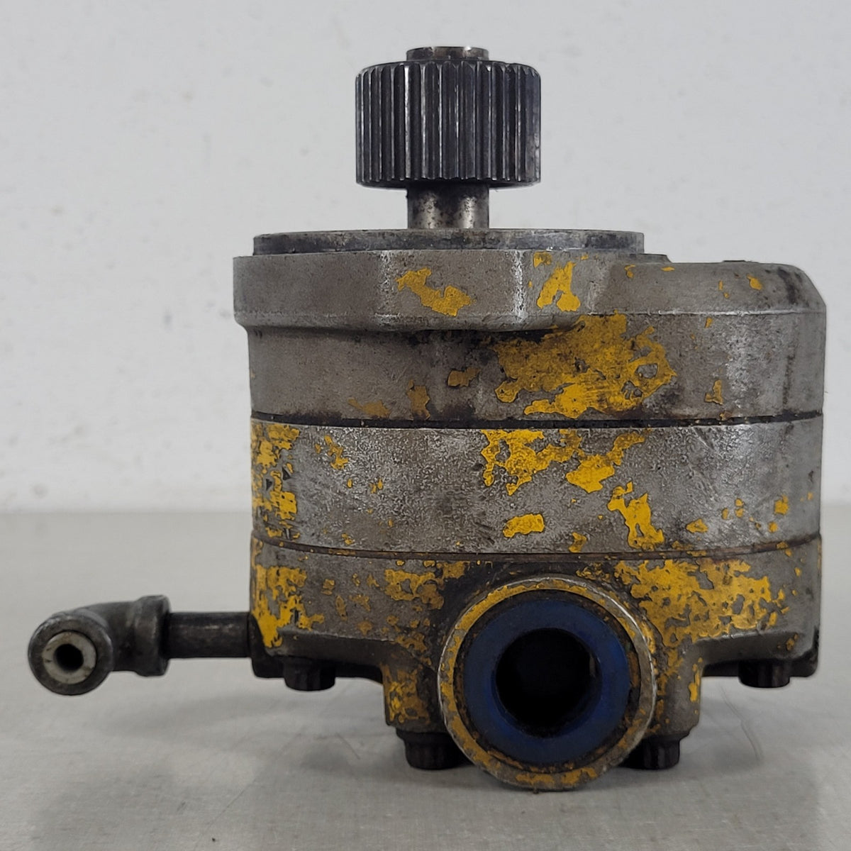 Untested 21003JBZ 21006-3C Industrial Hydraulic Gear Pump 2-Port Inlet Outlet