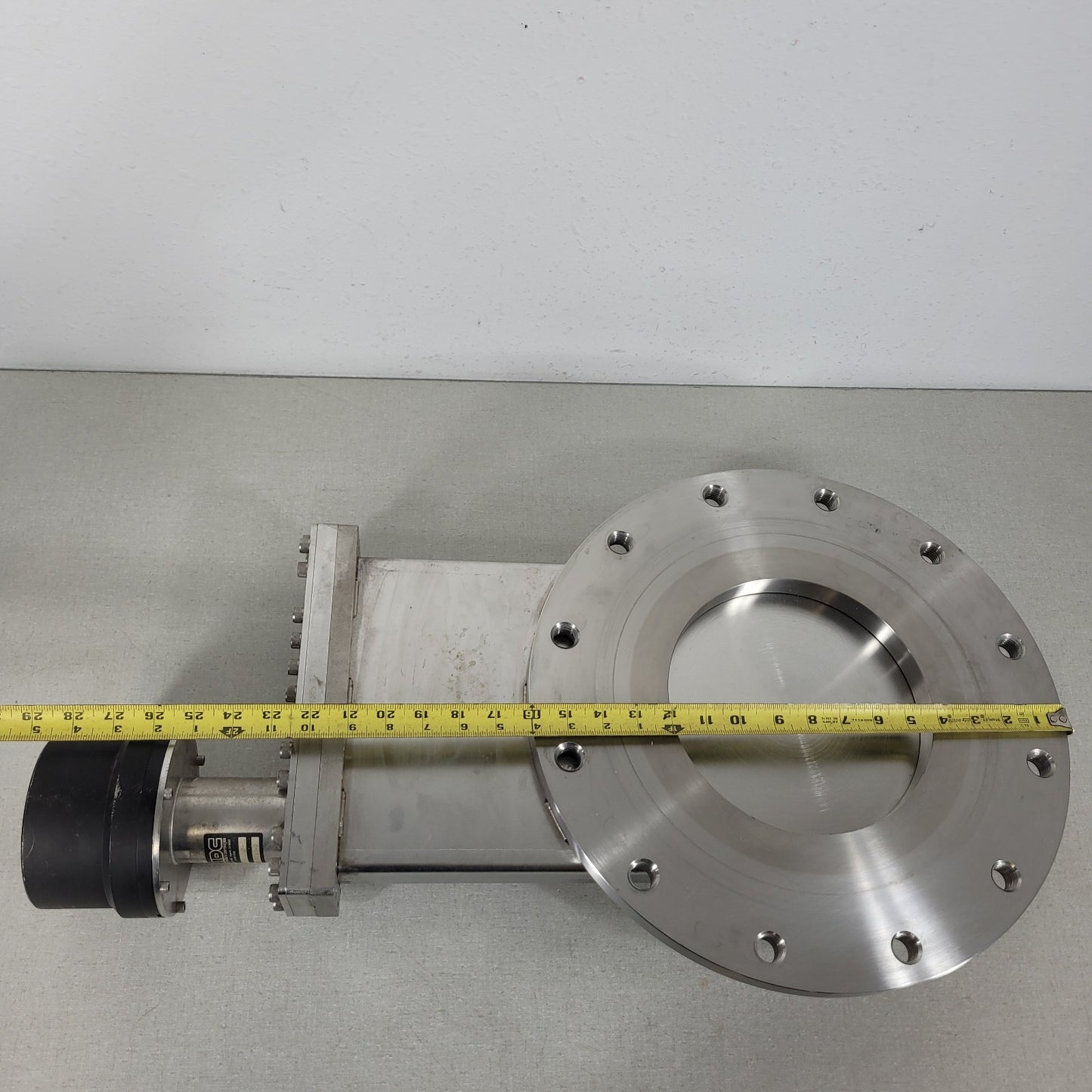 TESTED MDC GV-8000V-ASA-P 8in Bore Pneumatic Vacuum Gate Valve 16in, 11in OD ASA