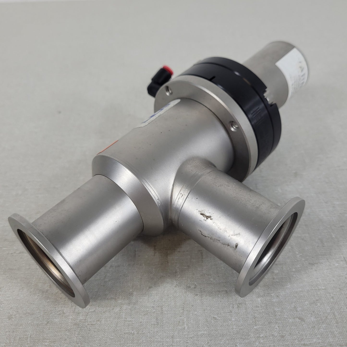 Nor-Cal ESVP-1502-NW Pneumatic High Vacuum Isolation Angle Valve KF40 NW40 QF40