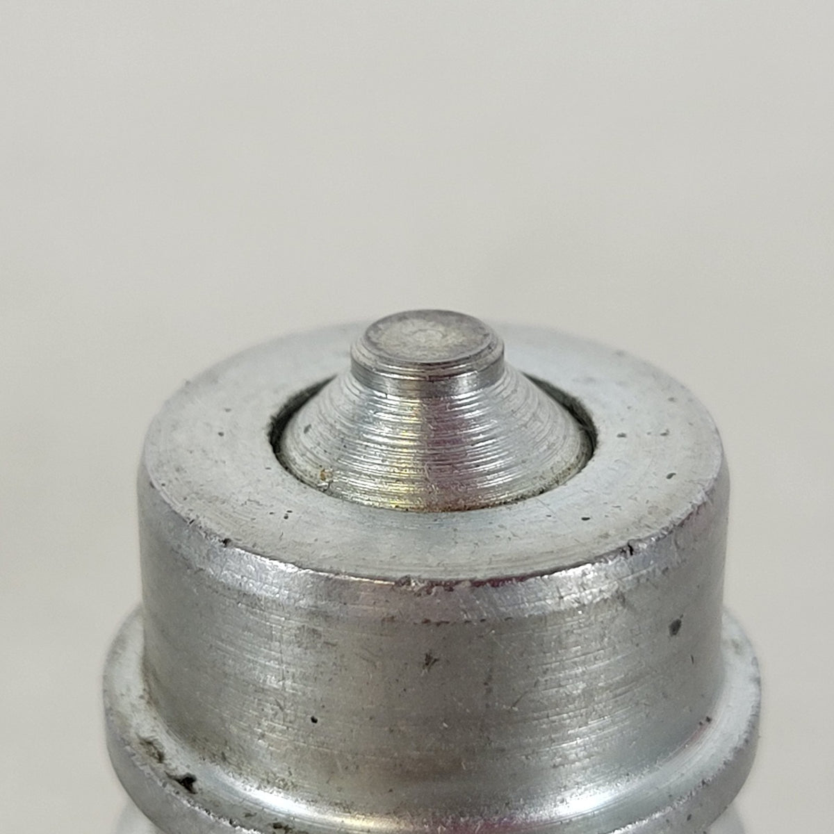 Pioneer 4075-4 1/2" Hydraulic Coupler Adapter IH Old Style to Pioneer ISO