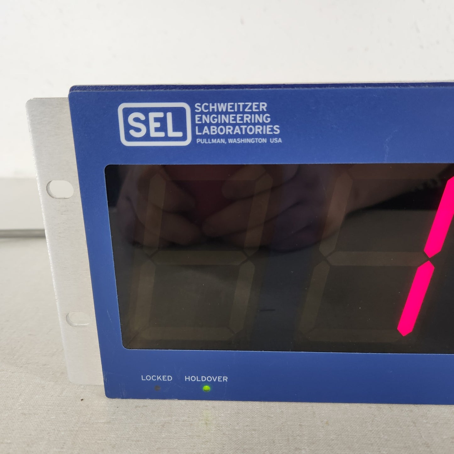Schweitzer SEL-2404 Satellite GPS Clock IRIG-B ±100ns w/ Antenna Tested