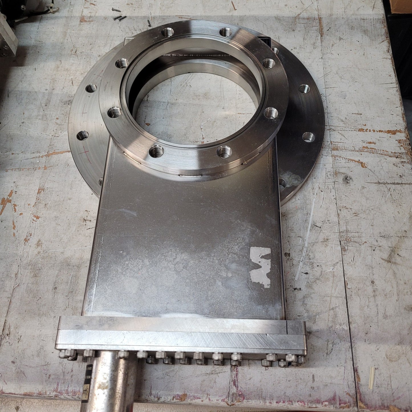 TESTED MDC GV-8000V-ASA-P 8in Bore Pneumatic Vacuum Gate Valve 16in, 11in OD ASA