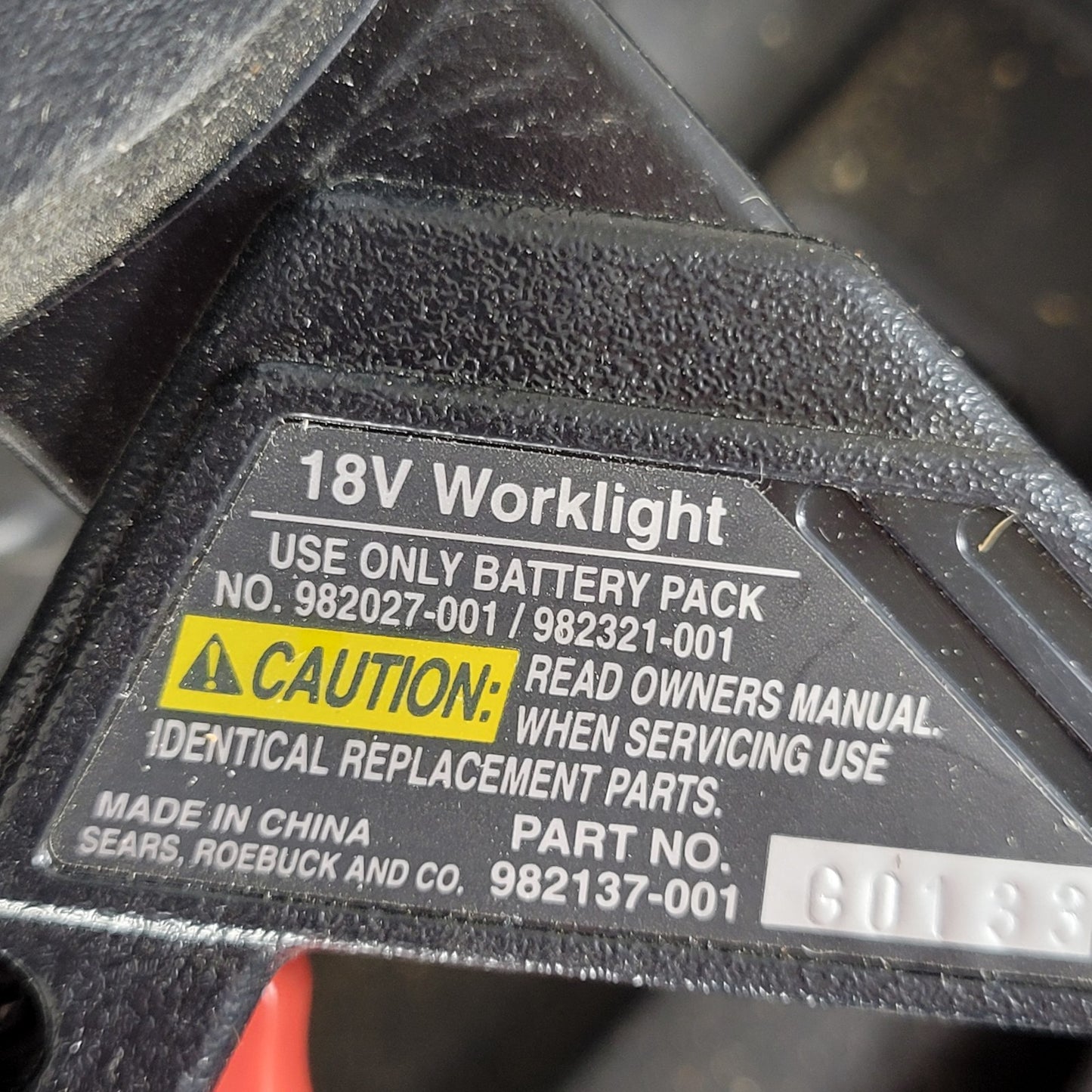 CRAFTSMAN 973113120 & 982137001 18V 5 1/2" DC Trim Saw And 18V Work Light