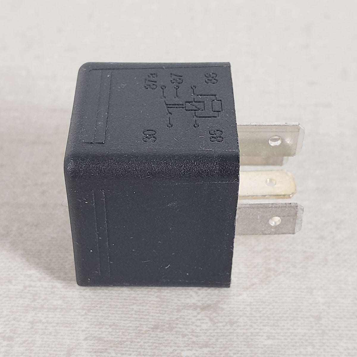 HELLA 14100455 960388-10 12V 5-Pin SPDT Automotive Relays Lot of 2