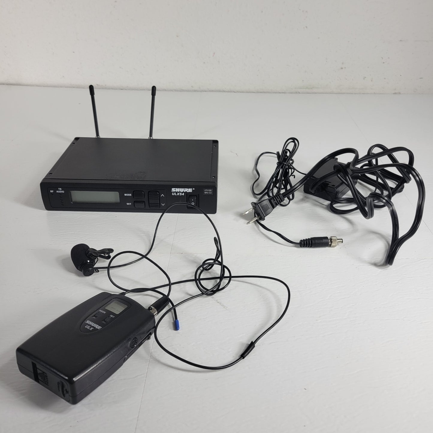 Shure ULXS4-G3 Wireless Receiver w/ ULX1-G3 Bodypack 470-506MHz