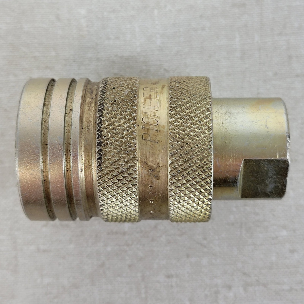 Pioneer 4250-4 1/2" NPTF Female Hydraulic Quick Coupler 3000 PSI