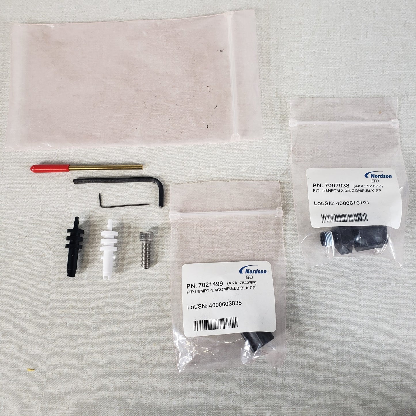 NORDSON EFD 7007038, 7021499 1/8NPTM x 3/8 Comp. PP, 1/8MPT - 1/4 Comp. ELB PP