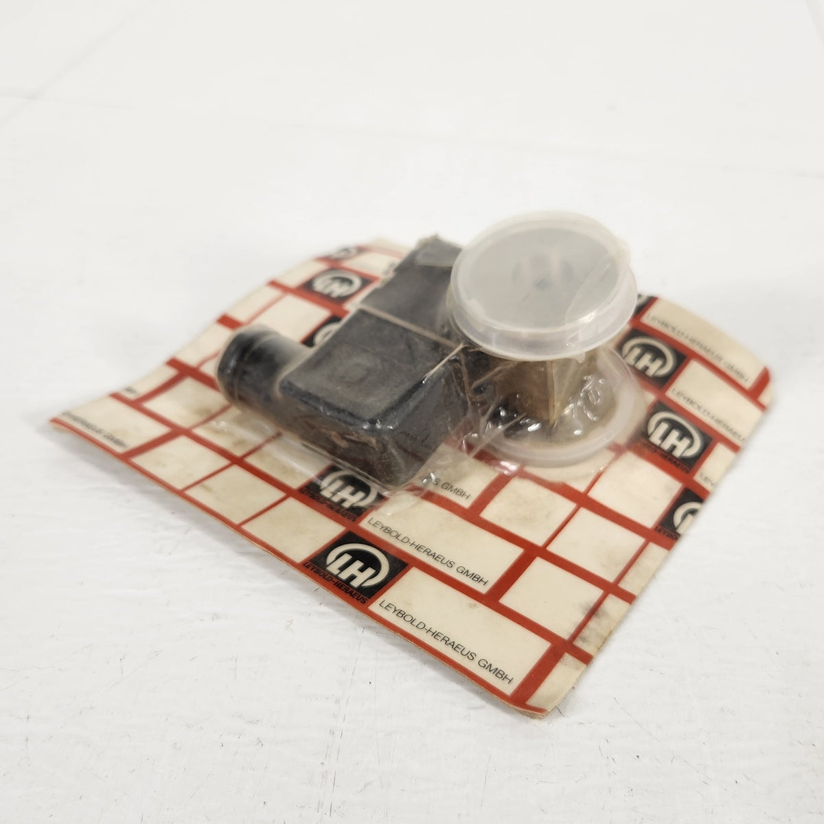 NEW Leybold Heraeus 42 270 283 Electromagnetic Vacuum Solenoid Valve 42270283