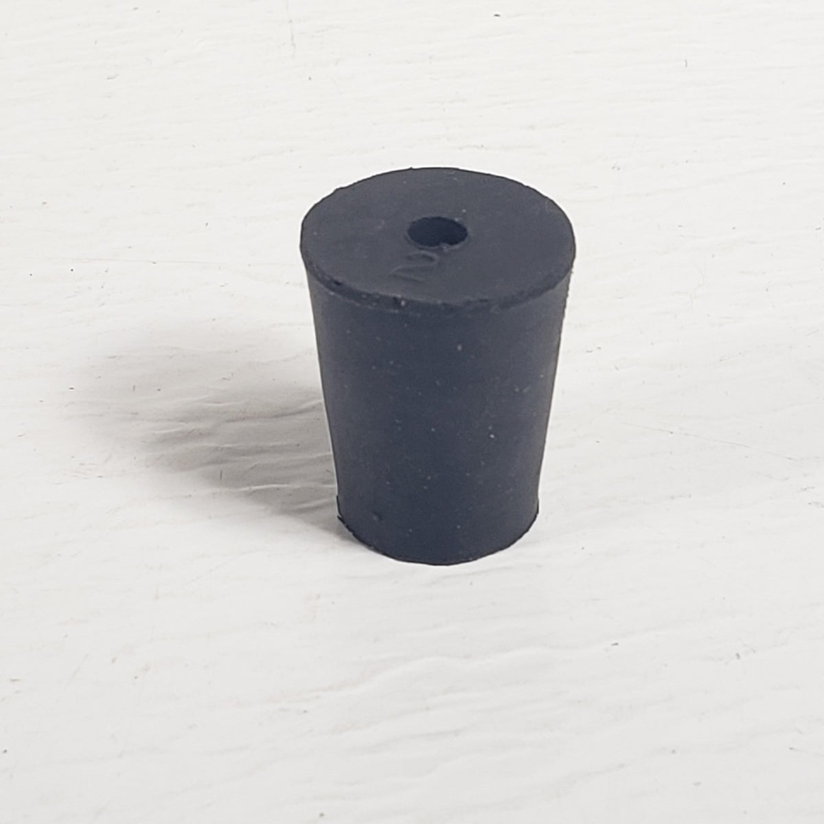 LOT 39 Fisher Scientific 14-135D #2 One-Hole Rubber Laboratory Stoppers