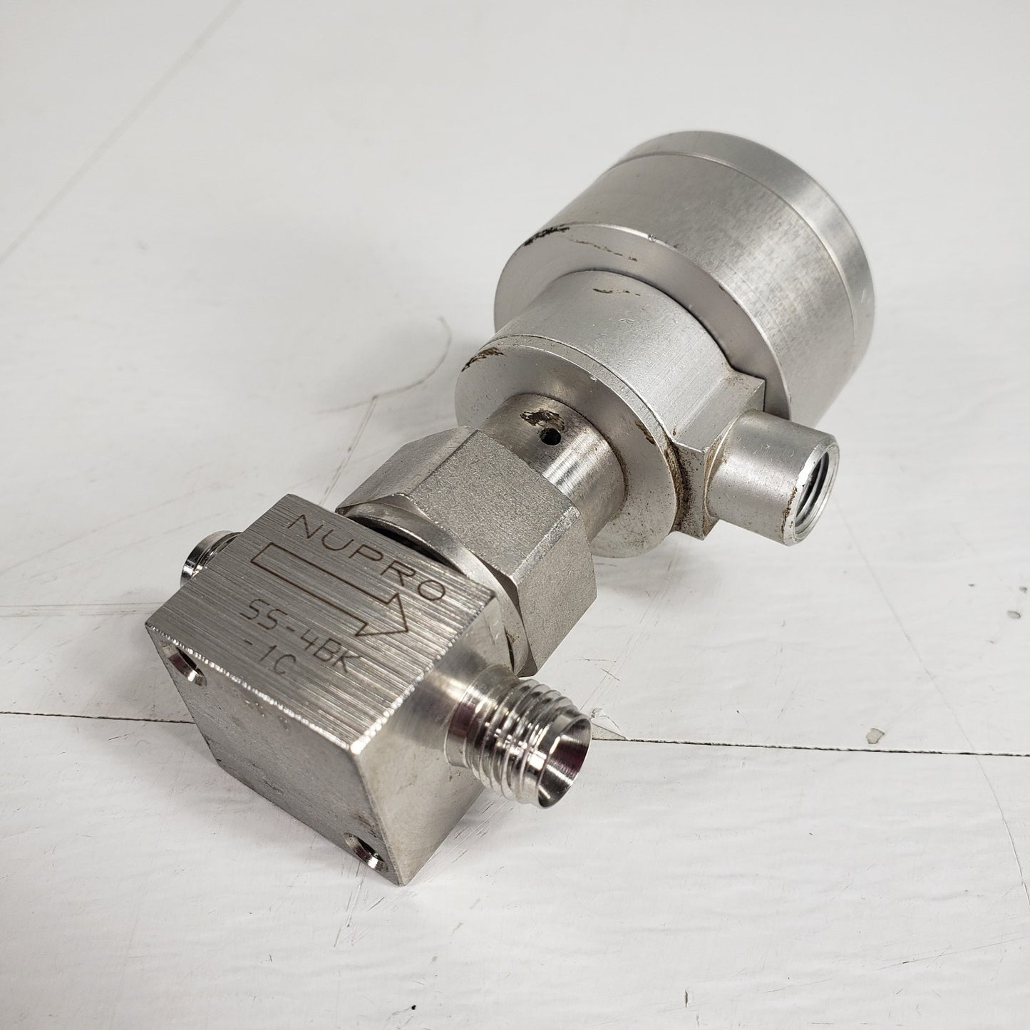 Nupro SS-4BK-1C 1/4" Swagelok Pneumatic NC Bellows Sealed Valve 316 SS