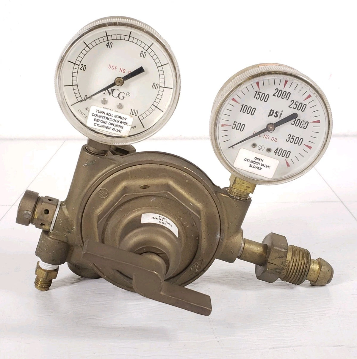 NCG Chemetron CGA-580 Inert Gas Regulator Dual Gauge 0-100 PSI Nitrogen Argon