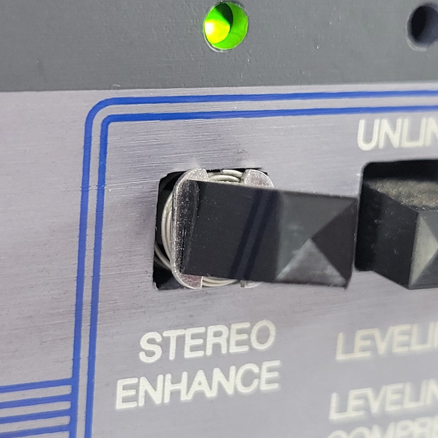 APHEX Compellor Model 320A, Dual Channel Automated Compressor, Mono and Stereo