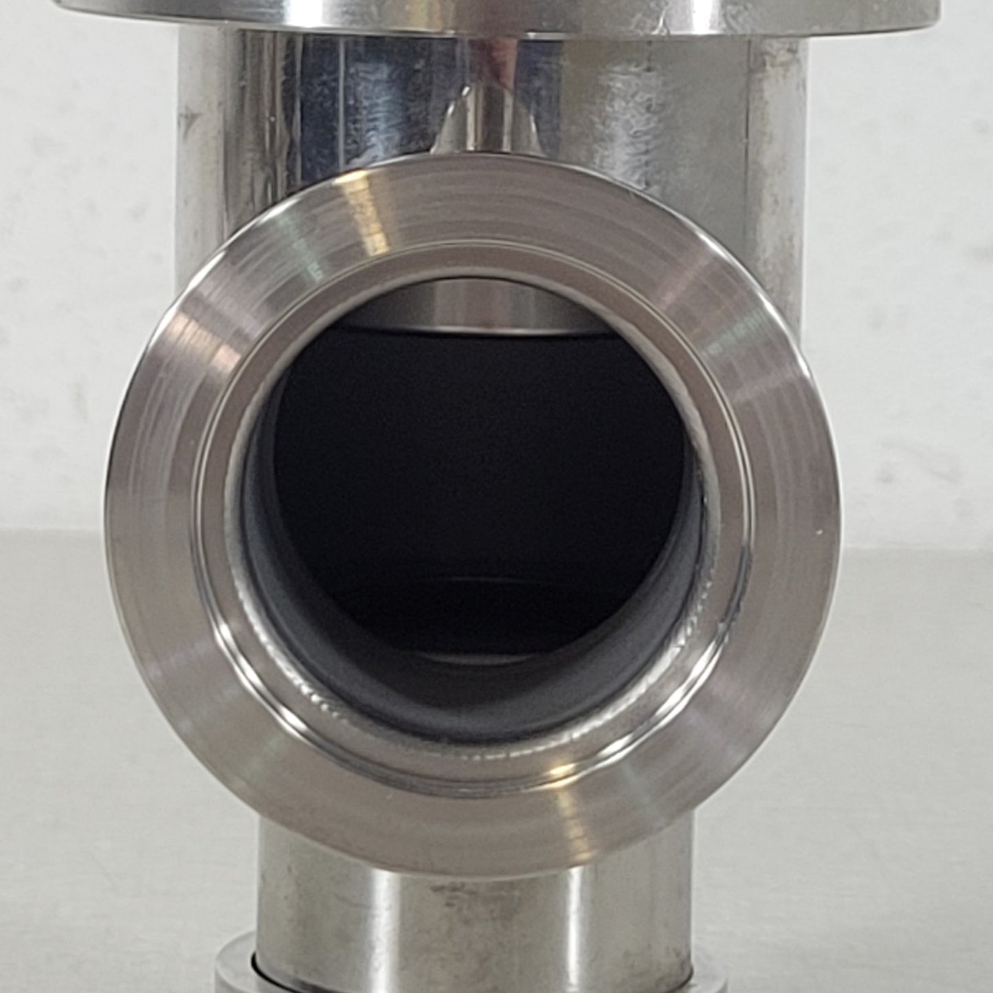Kurt J Lesker SAV0150MVQF KF40 NW40 Manual Bellows SS Angle High Vacuum Valve