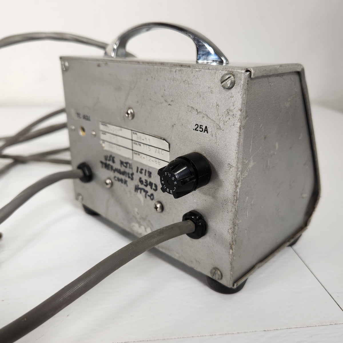 Kurt J Lesker TCC-201 Thermocouple Vacuum Gauge Controller Micron Meter 115V