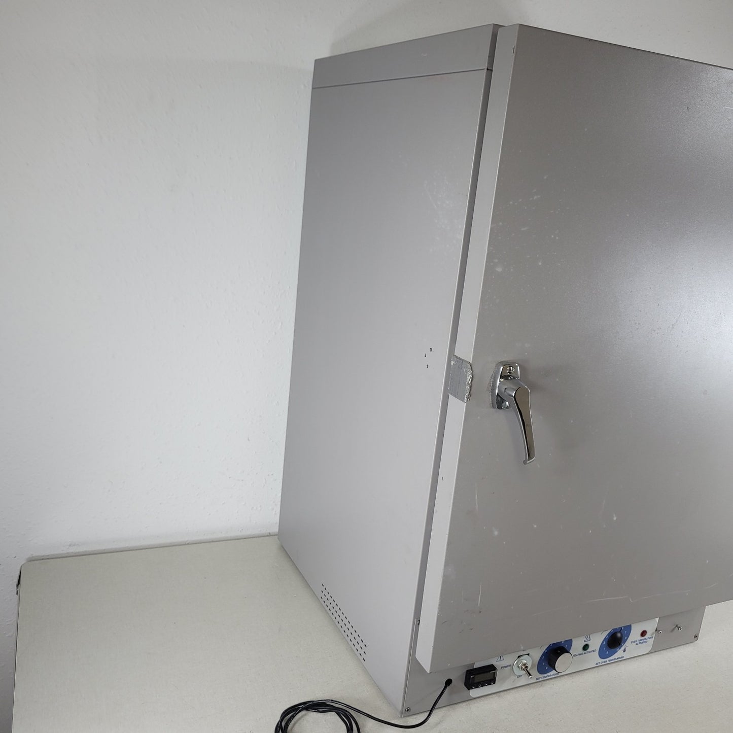 TESTED to 200C VWR 1326 Oven Gravity Convection Oven w/ Omega DP8PT Meter