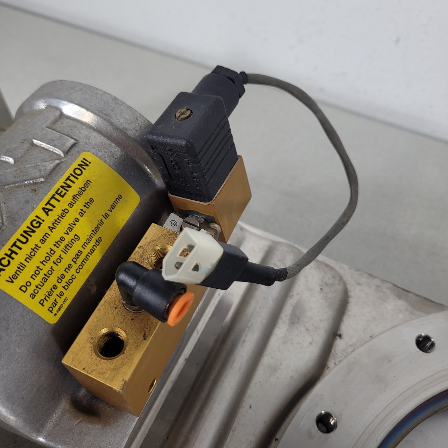 TESTED VAT F14-99899 ISO-200F ISO200-F 8in Pneumatic Gate Valve High Vacuum SS