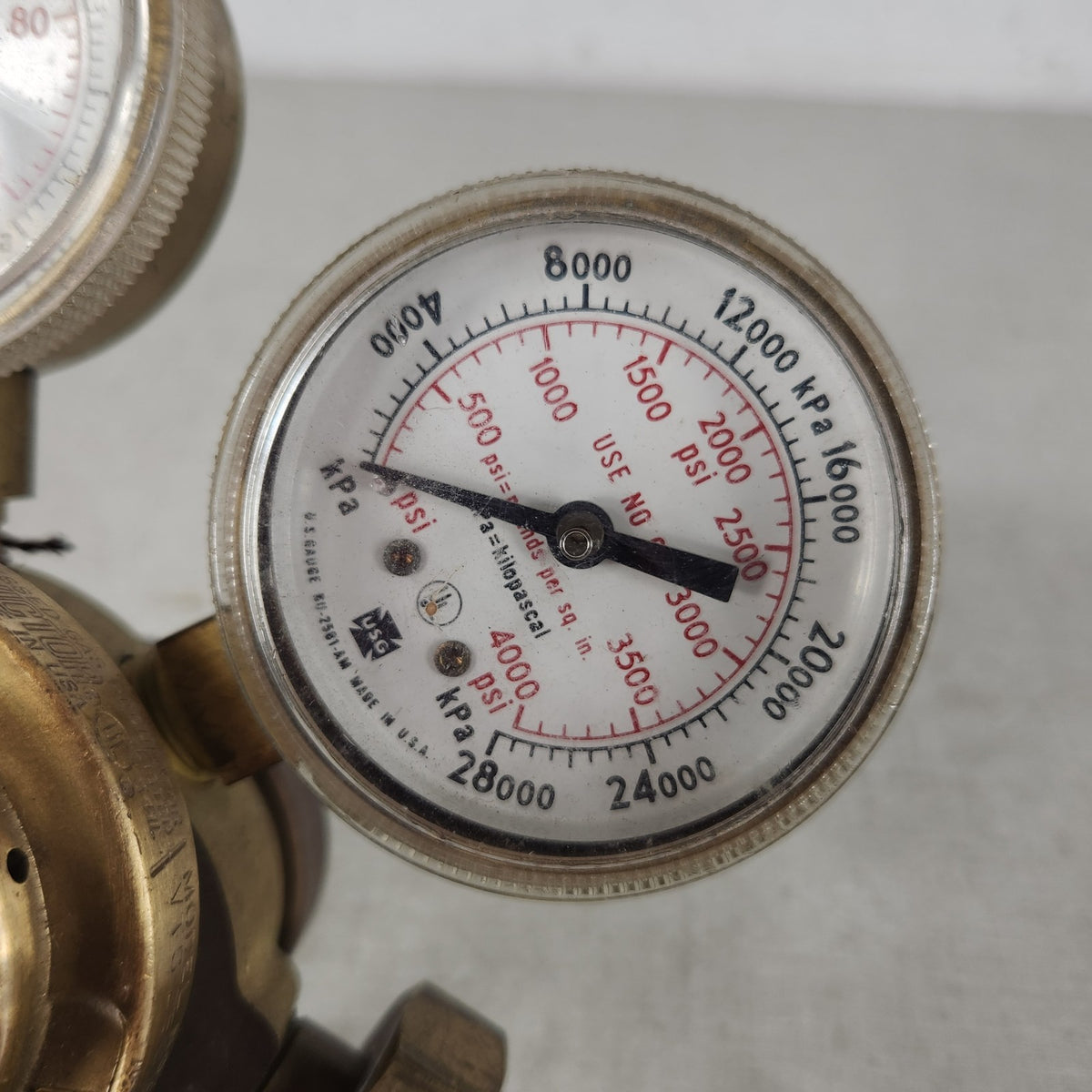 Victor VTS250C Two Stage Inert Gas Regulator 3000 PSI Dual Gauge CGA 580