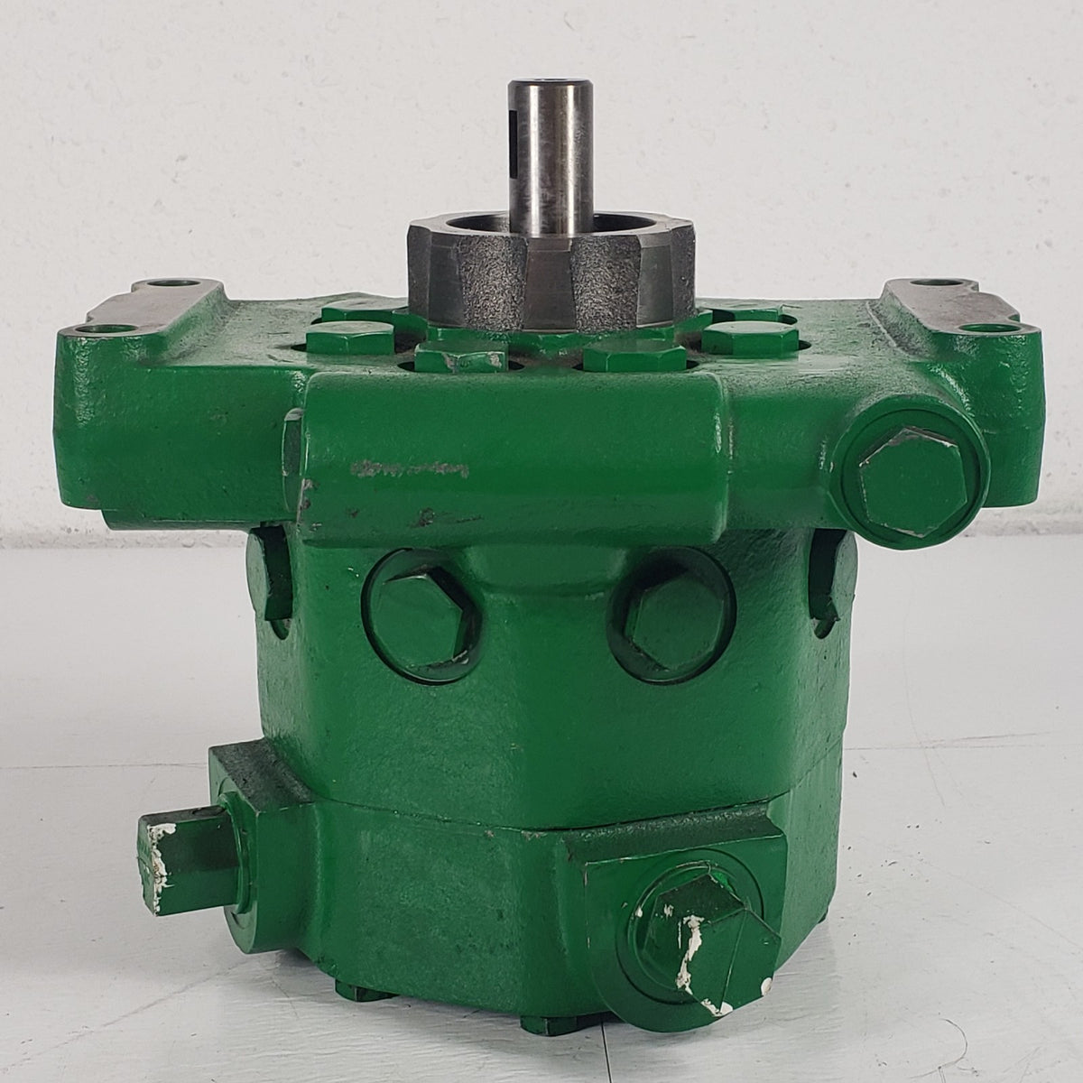 John Deere AR103003 Hydraulic Piston Pump Assembly OEM Green Untested