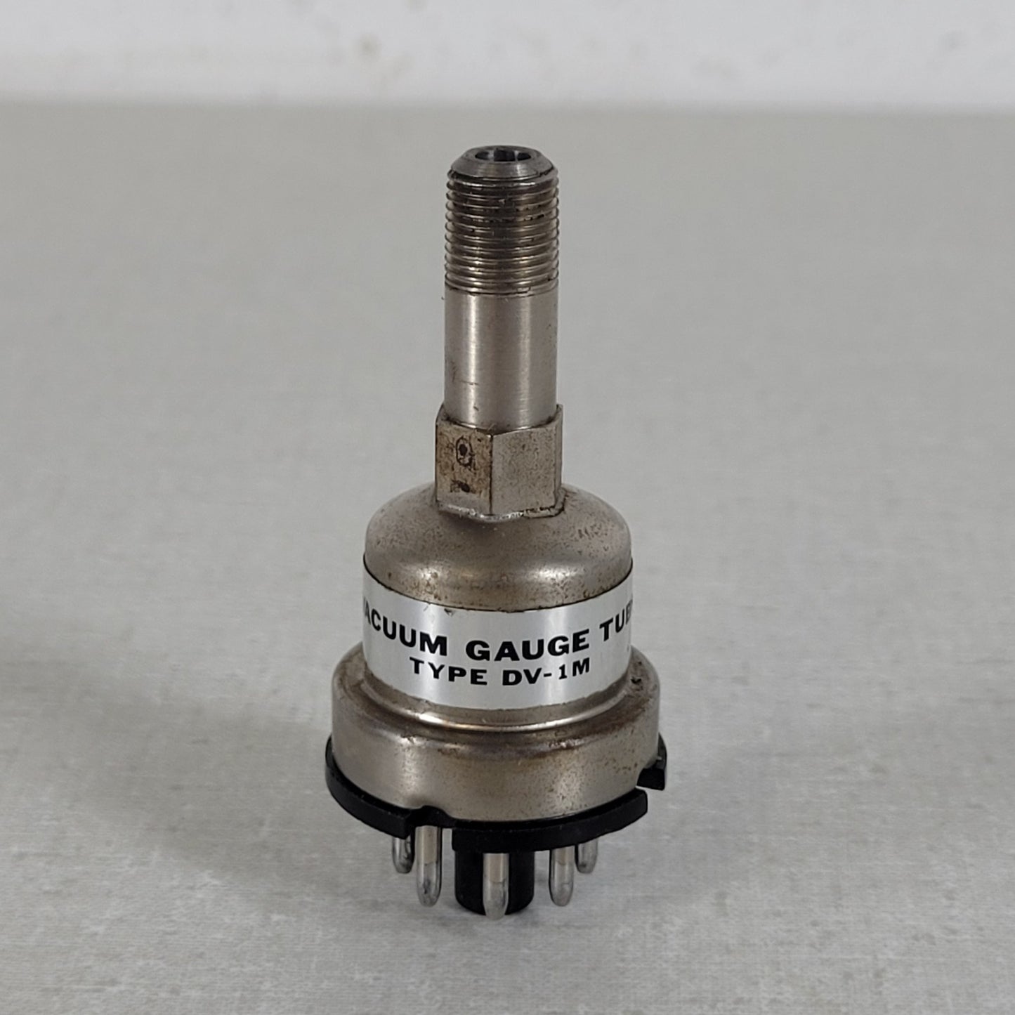 Veeco DV-1M Thermocouple Vacuum Guage Tube 8 Pin Connector 1/8" NPT