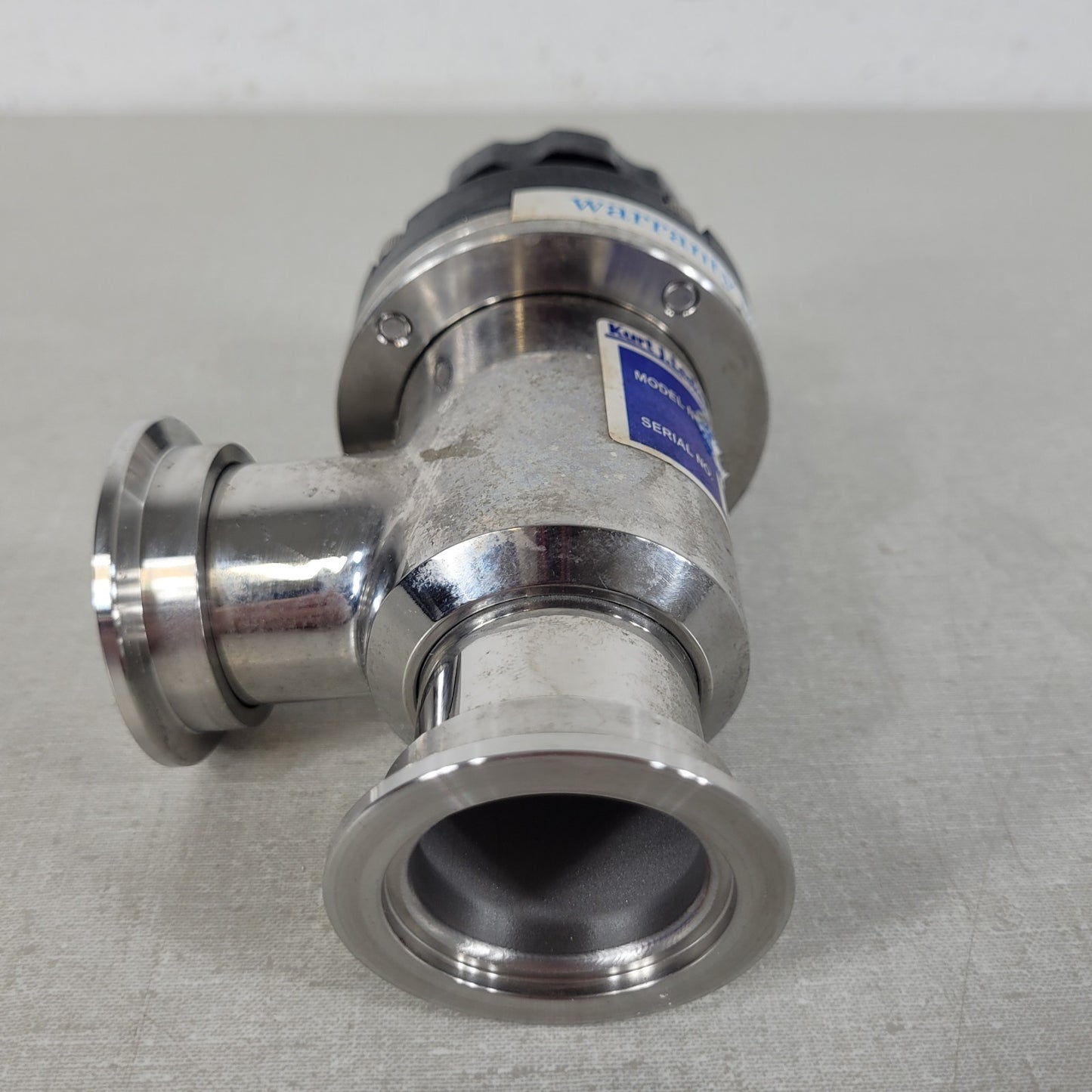 Kurt J Lesker SAV0150MVQF KF40 NW40 Manual Bellows SS Angle High Vacuum Valve