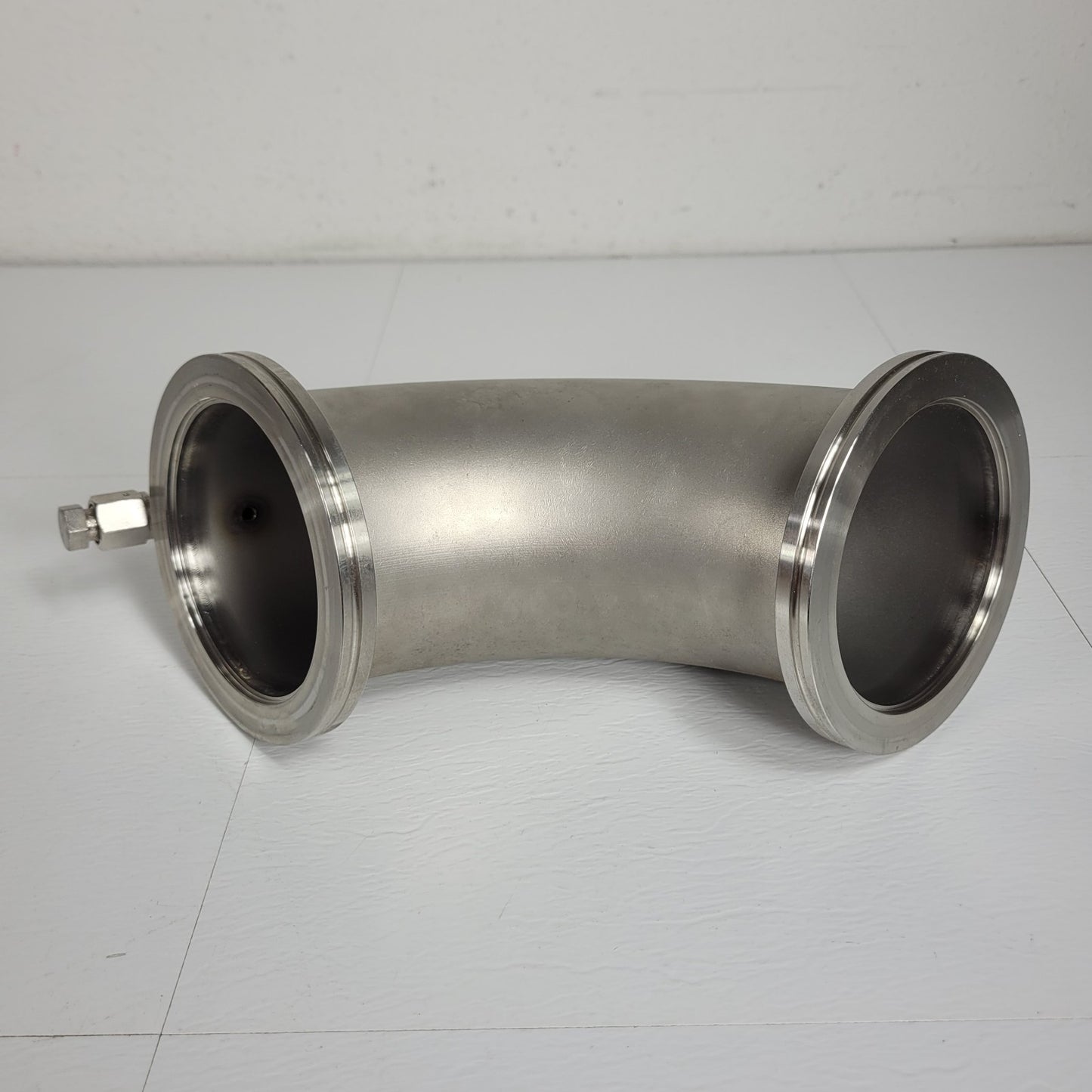 ISO-K100 to KF40 High Vacuum 90° Elbow Adapter Tee w/ 1/4" VCR Side Port