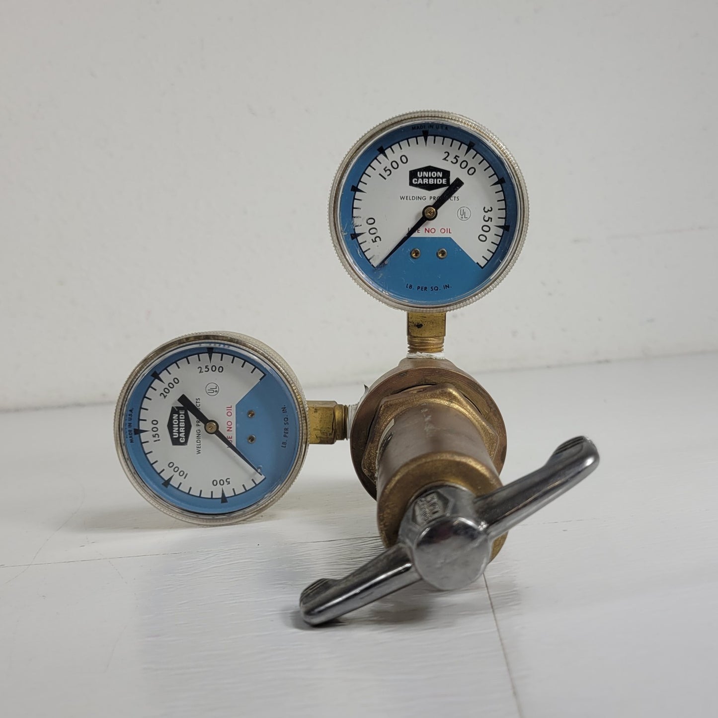 Union Carbide Purox R-9861 CGA-580 Inert Gas Regulator Dual Gauge Brass