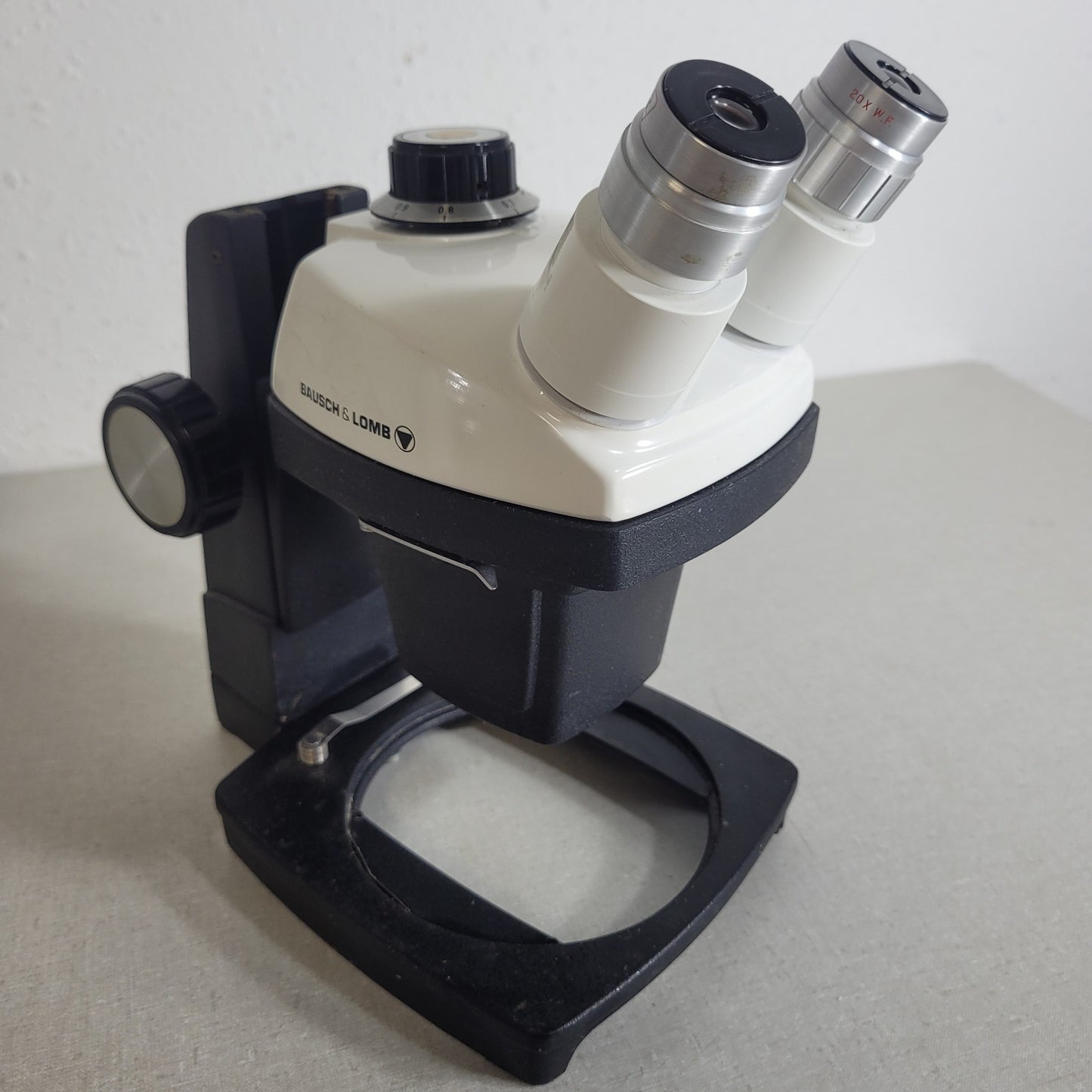 Bausch & Lomb StereoZoom 4 Stereo Microscope 0.7x-3x 20x WF Eyepieces Stand