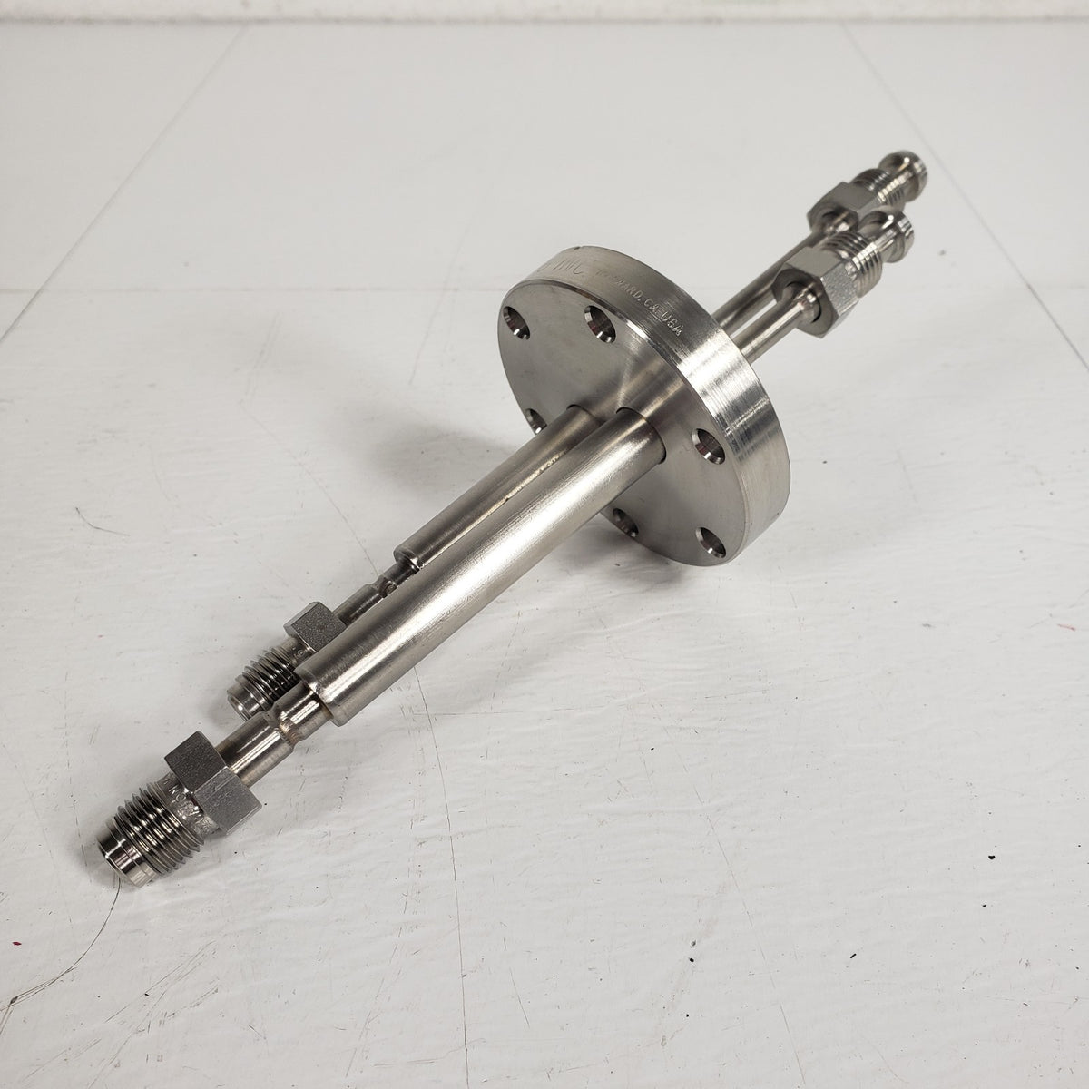 MDC 2.75" CF DN35CF Dual 1/4" VCR Fluid Feedthrough UHV Vacuum 304SS