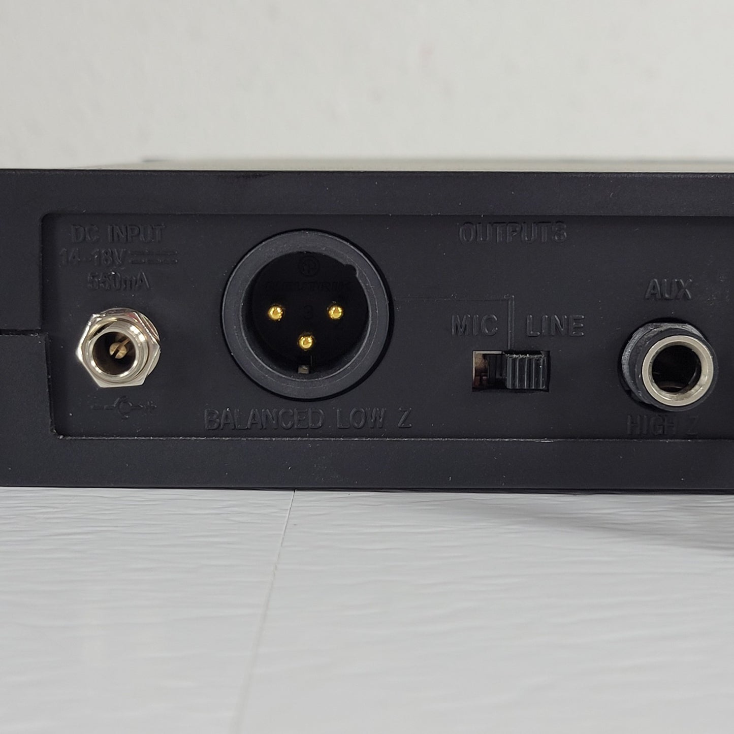 SHURE Wireless Controller ULXS4 G3 470-506MHz, Both Antennae, No Power Supply