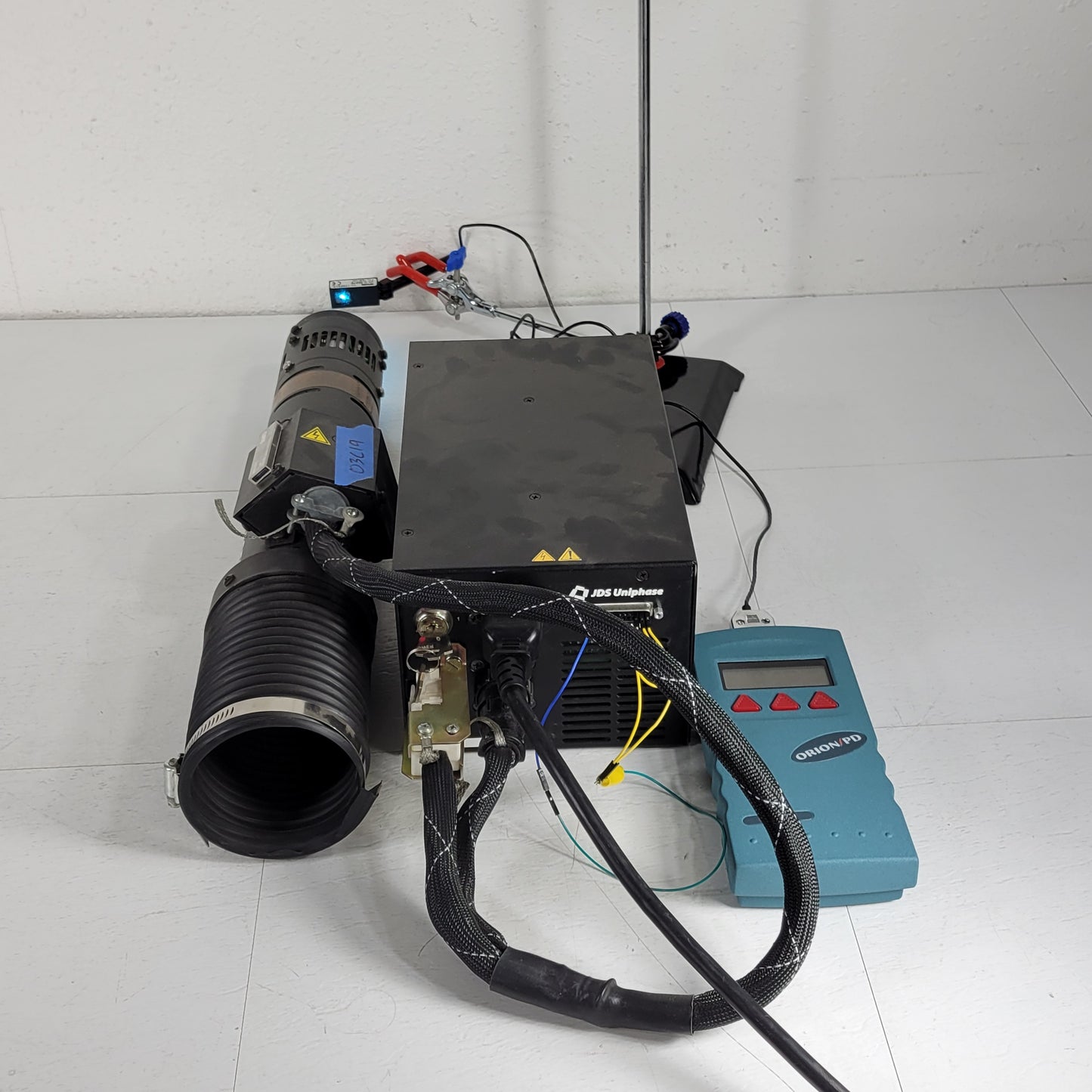 JDS Uniphase Ultra Laser 2218-010SLCPEB w/ Power Supply Controller 2110U-SLCPEB