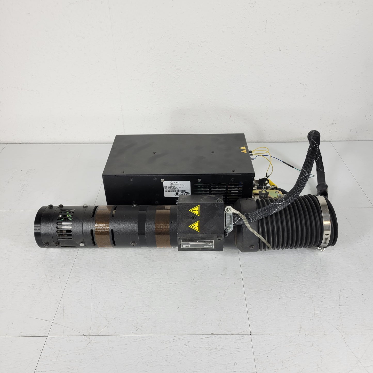 JDS Uniphase Ultra Laser 2218-010SLCPEB w/ Power Supply Controller 2110U-SLCPEB