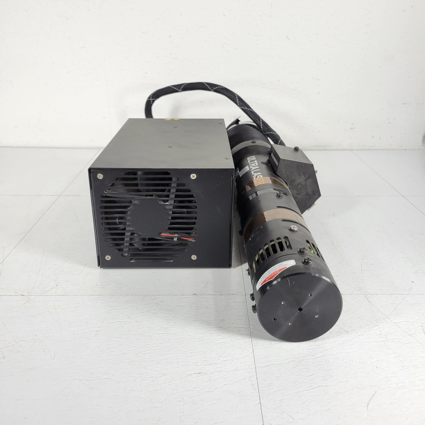 JDS Uniphase Ultra Laser 2218-010SLCPEB w/ Power Supply Controller 2110U-SLCPEB