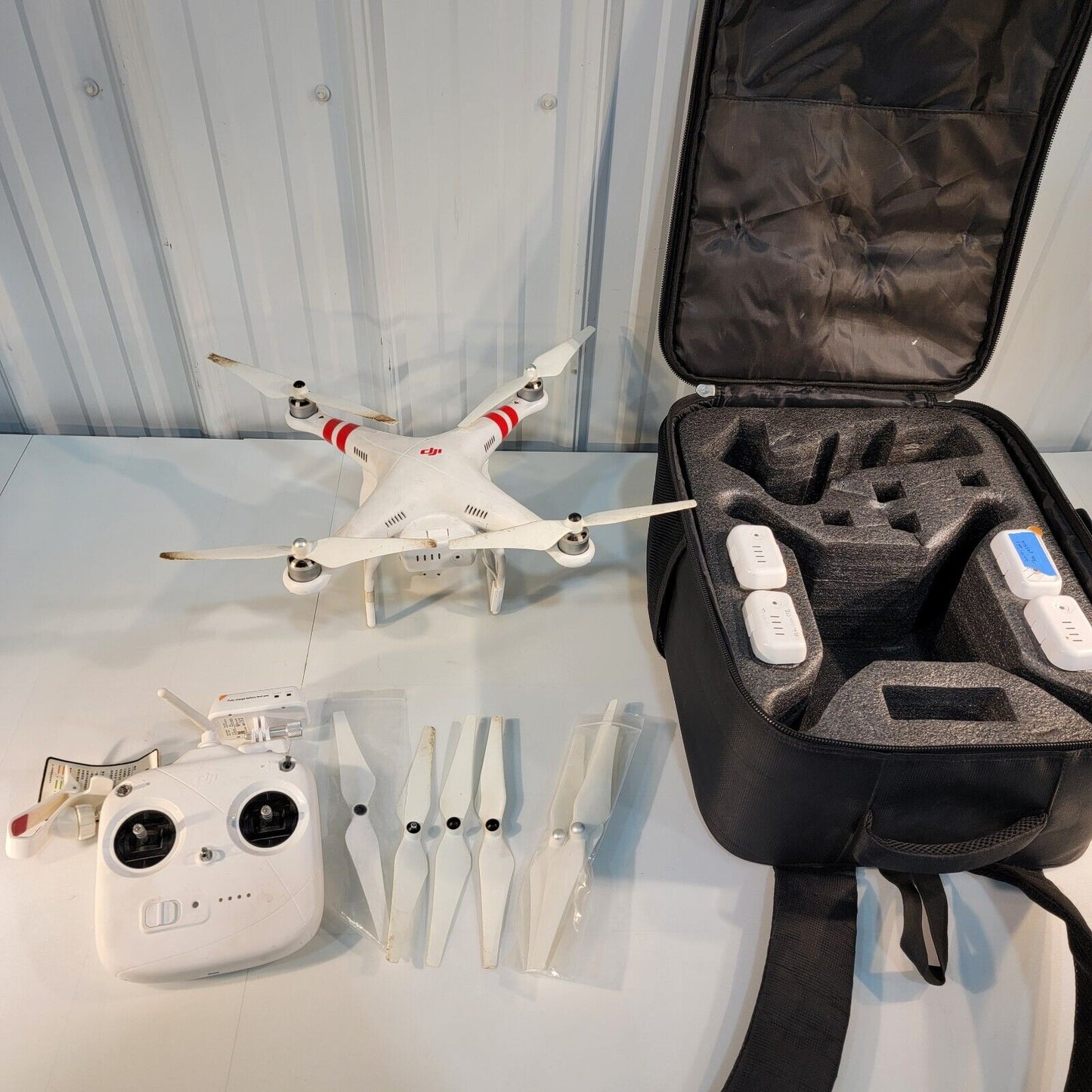 DJI Phantom 2 Drone PV331 Remote NPVT581 w/ Travel Case, and Accessries - FLIES