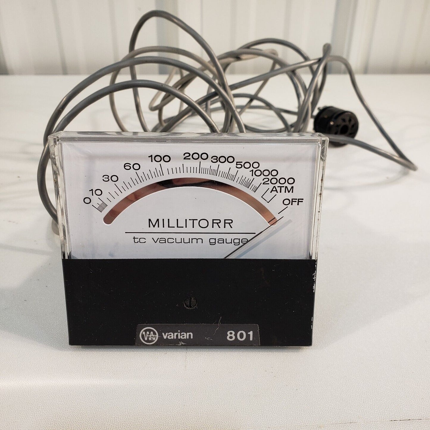 Varian 801 Vacuum Gauge Millitorr Units TC Thermocouple Tube UHV