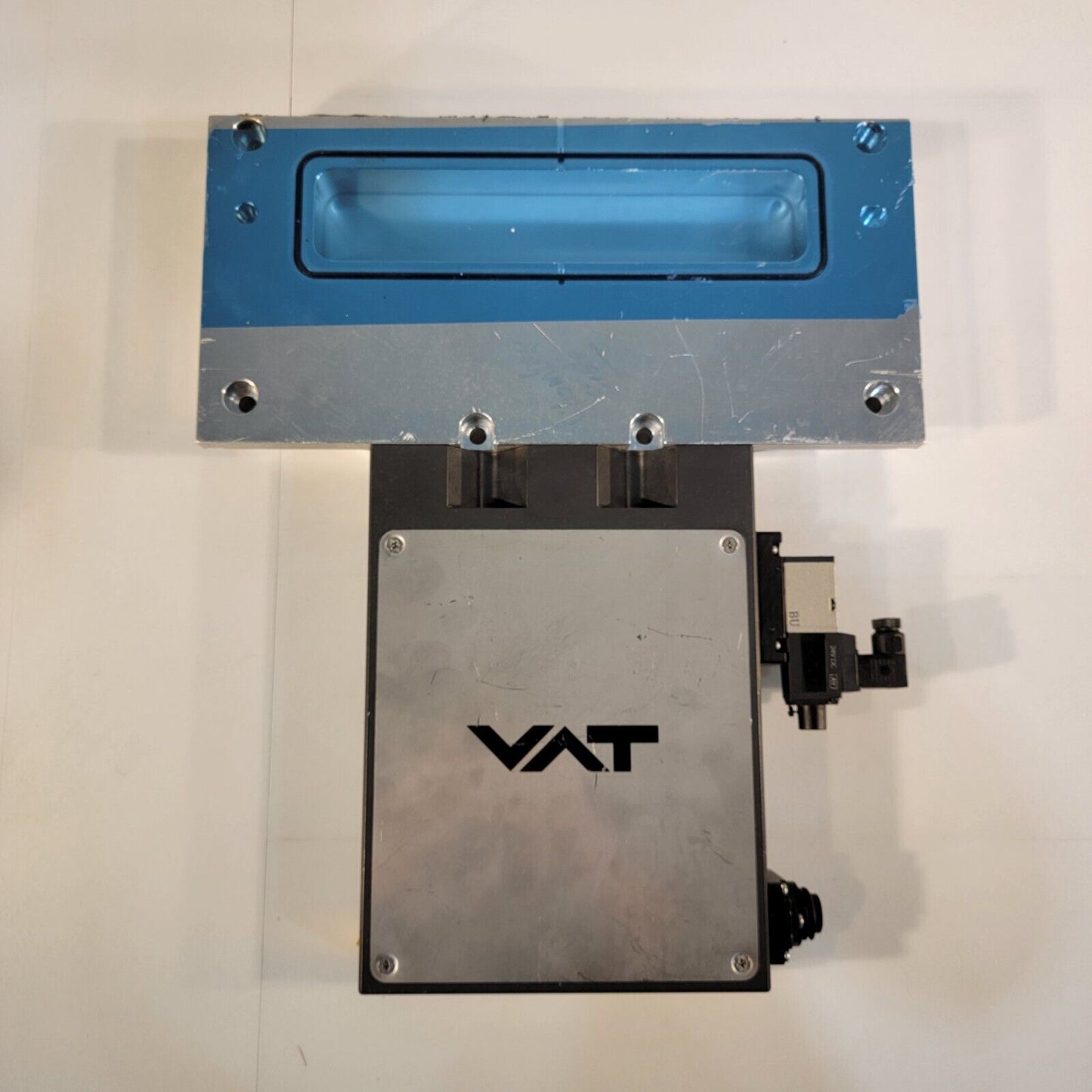 VAT High Vacuum Chamber Rectangular Gate Valve F02-106631/1 02010ZCA44-0001